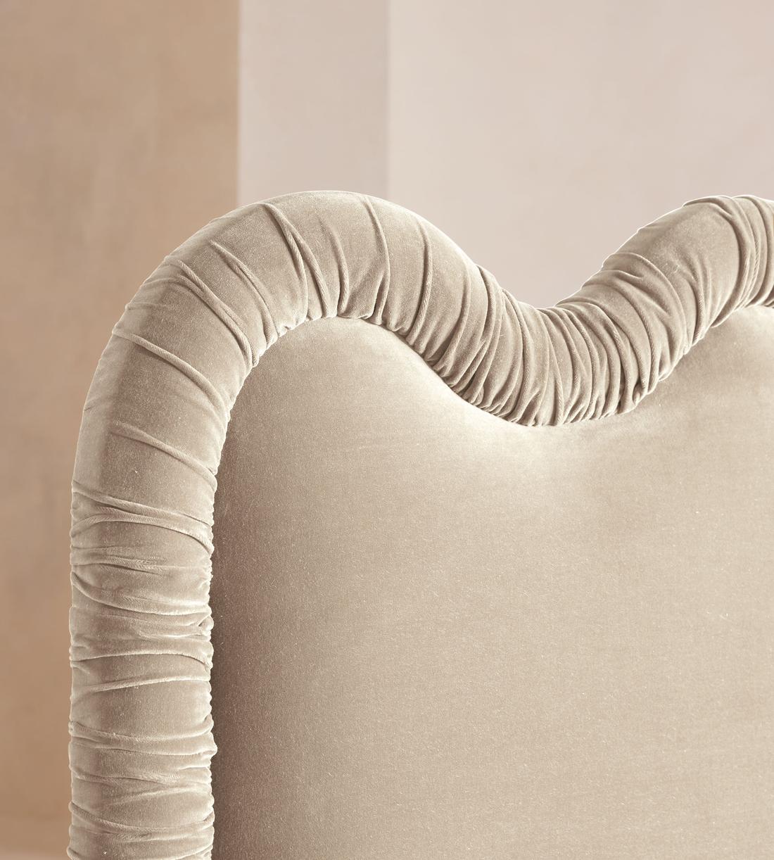 Tristan Bed - King - Velvet - Oyster - US - Images - Image 3