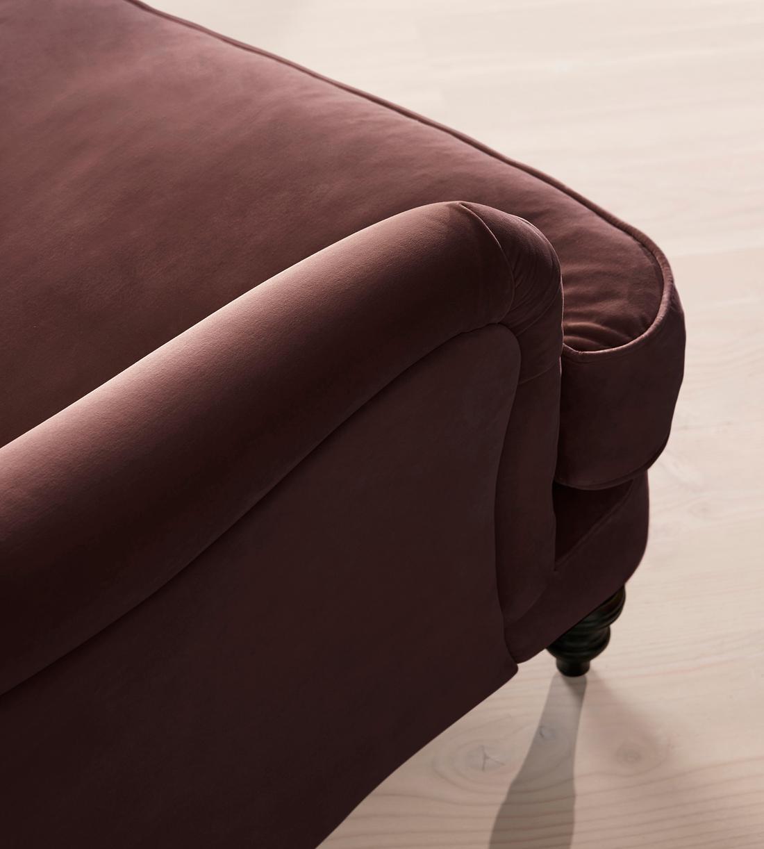 Arundel Loveseat - Velvet - Aubergine - Images - Image 5