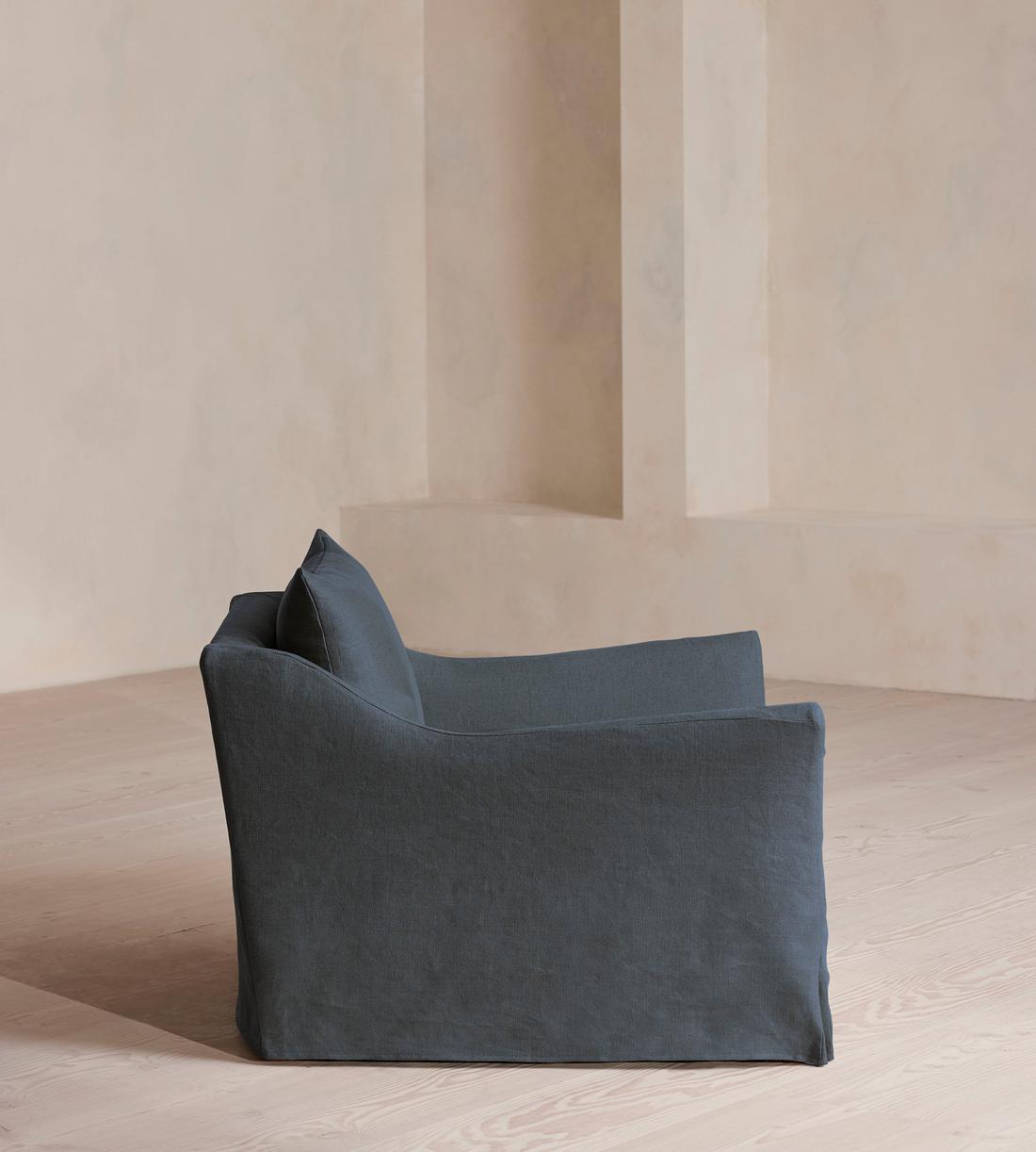 Roma Loveseat - Linen - Prussian Blue - US - Images - Image 3