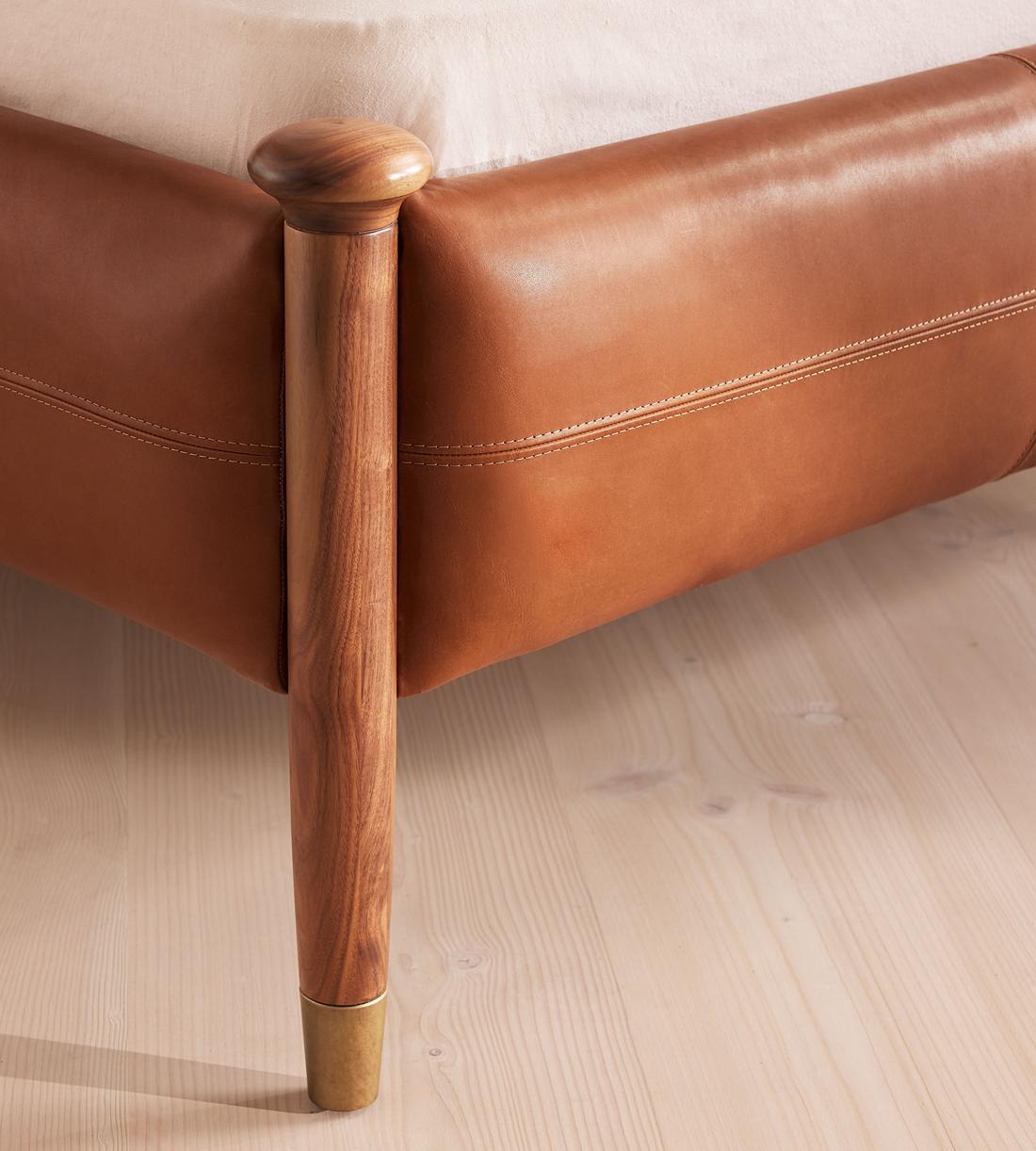 Paolo Bed - Sycamore Leather - King - US - Images - Image 7