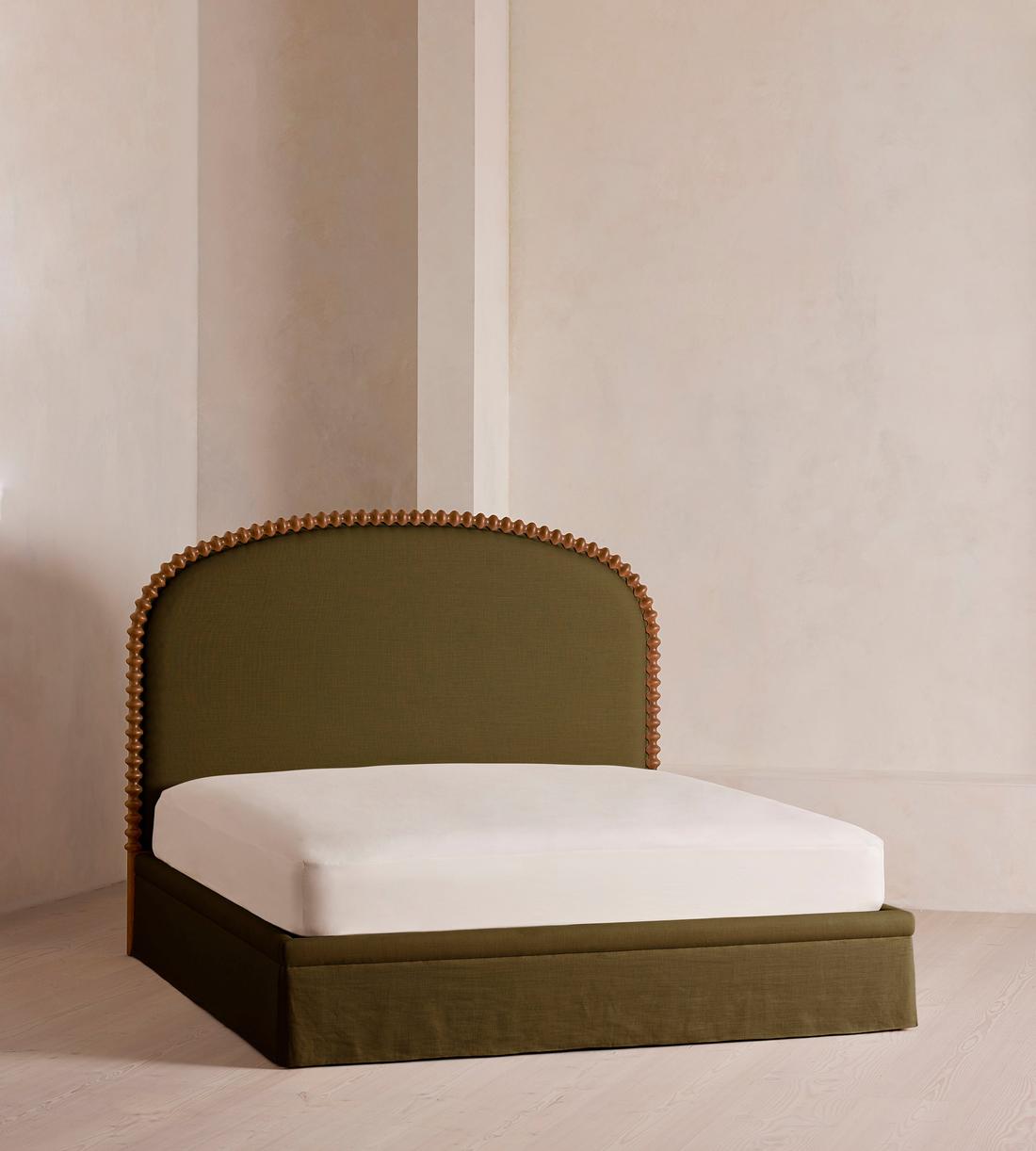 Mika Bed, King, Linen, Olive