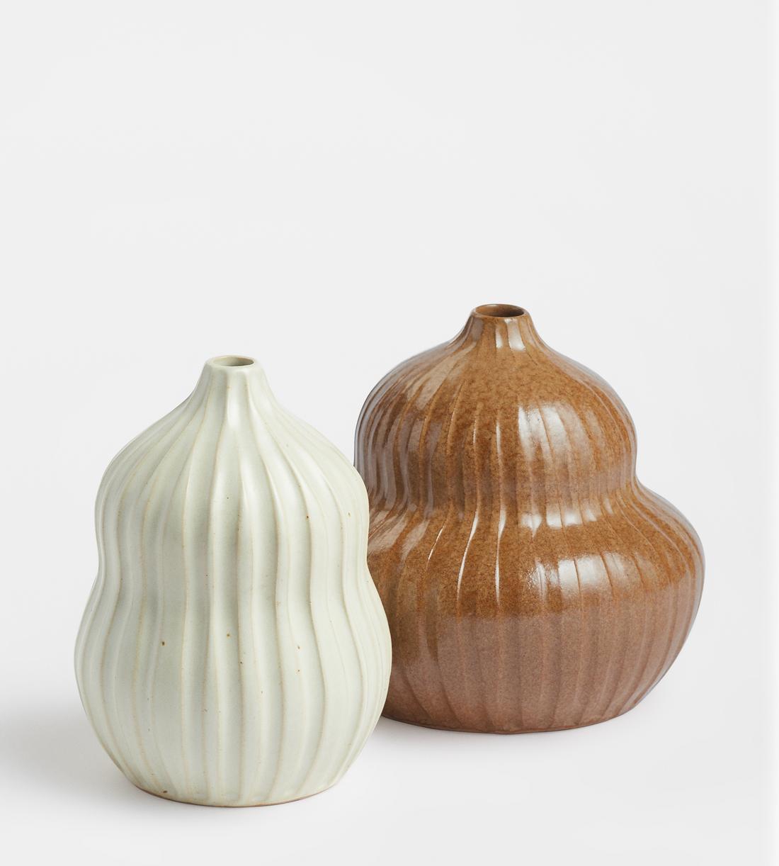 Ilias Short Ribbed Vase - Images - Image 4
