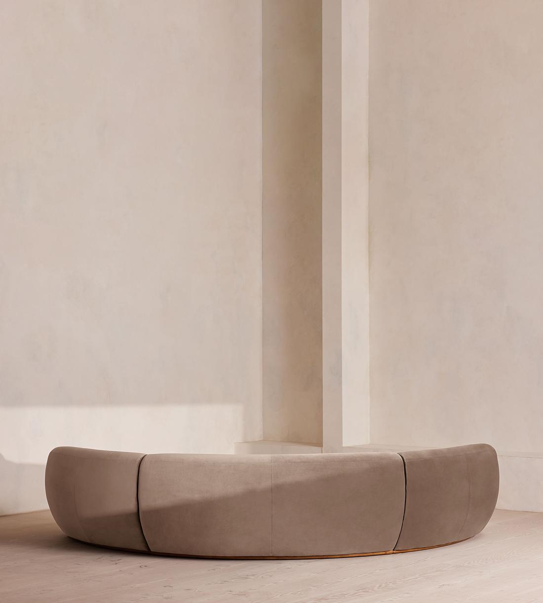 Aline Serpentine Sectional Sofa - Four Seater - Taupe Velvet - US - Images - Image 4