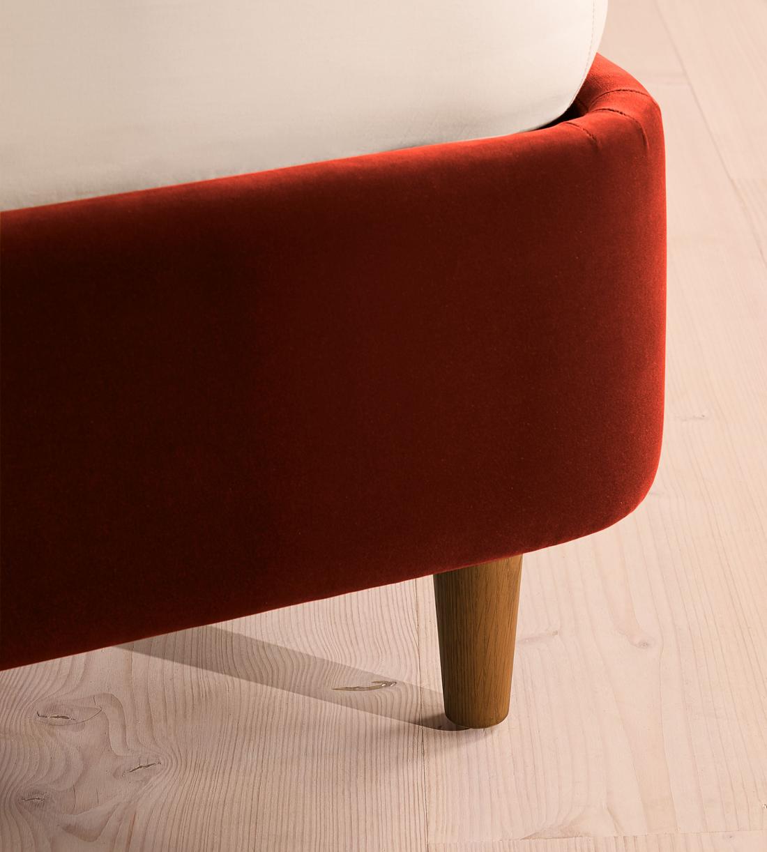 Aubrey Bed - Queen - Velvet - Rust - US - Images - Image 5