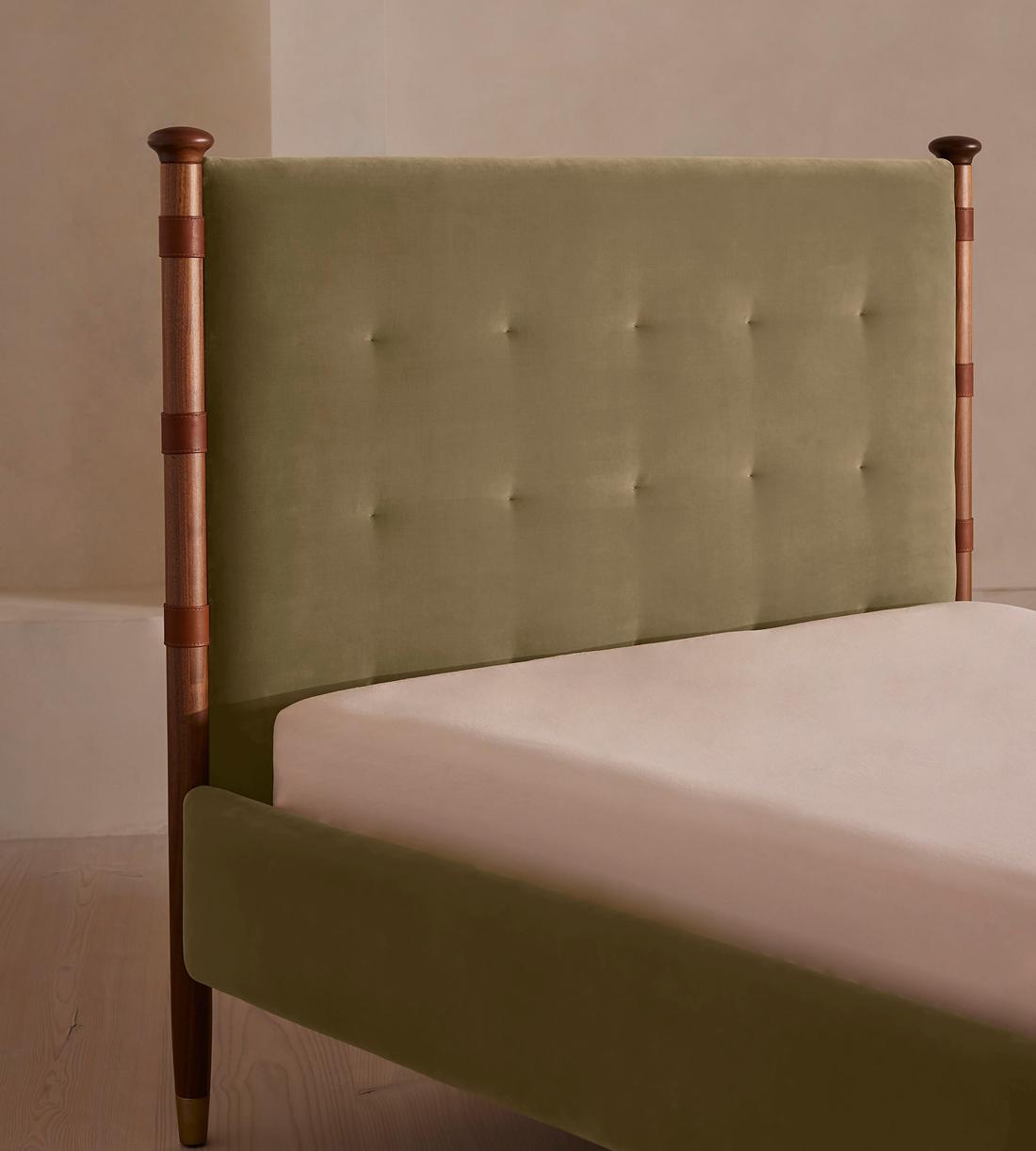 Paolo Bed - Queen - Velvet - Lichen - US - Images - Image 5