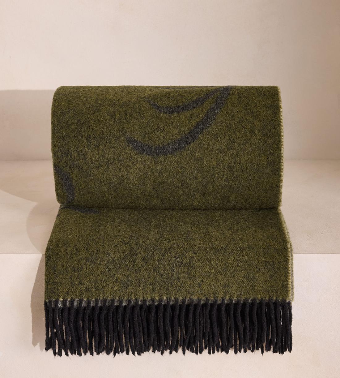Elizabeth Throw - Listing - Image 2