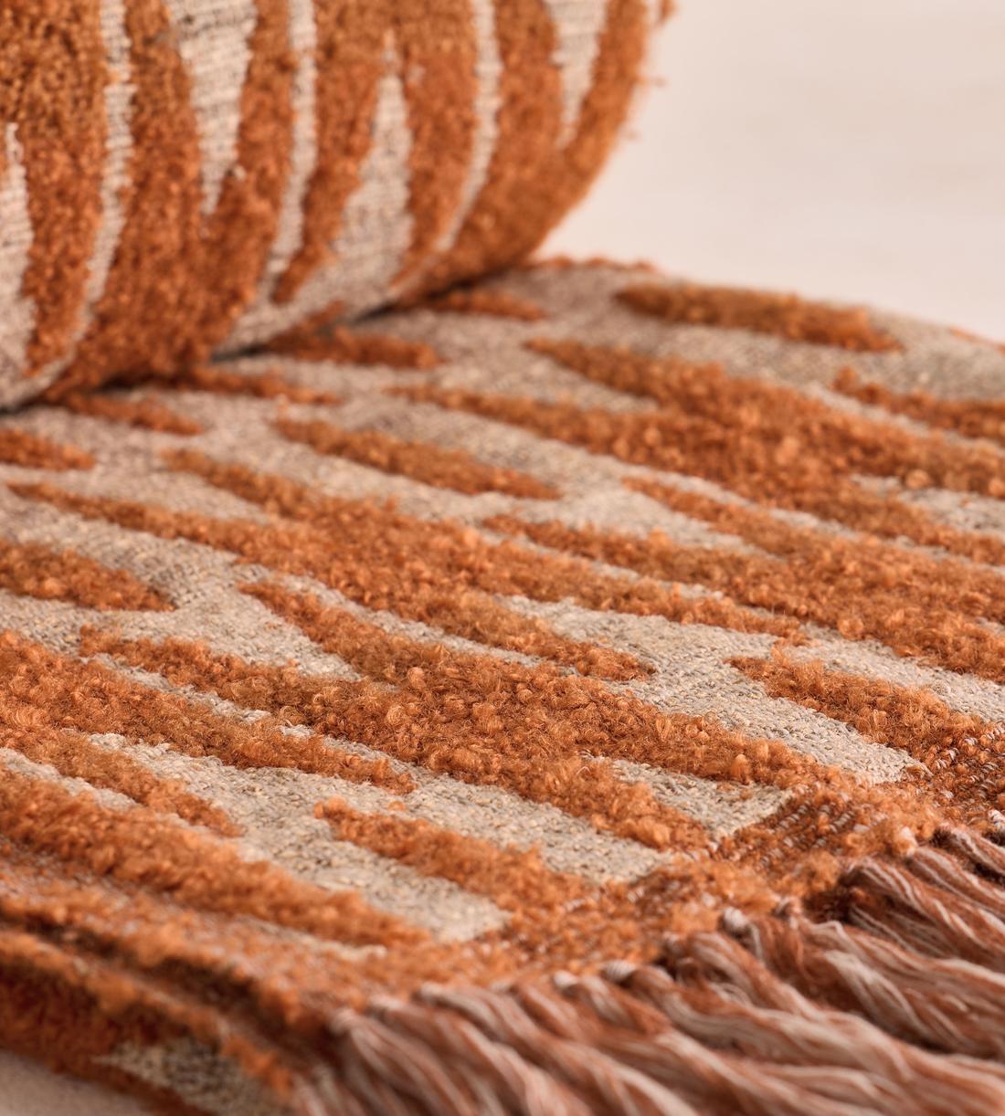 Auden Throw - Images - Image 5