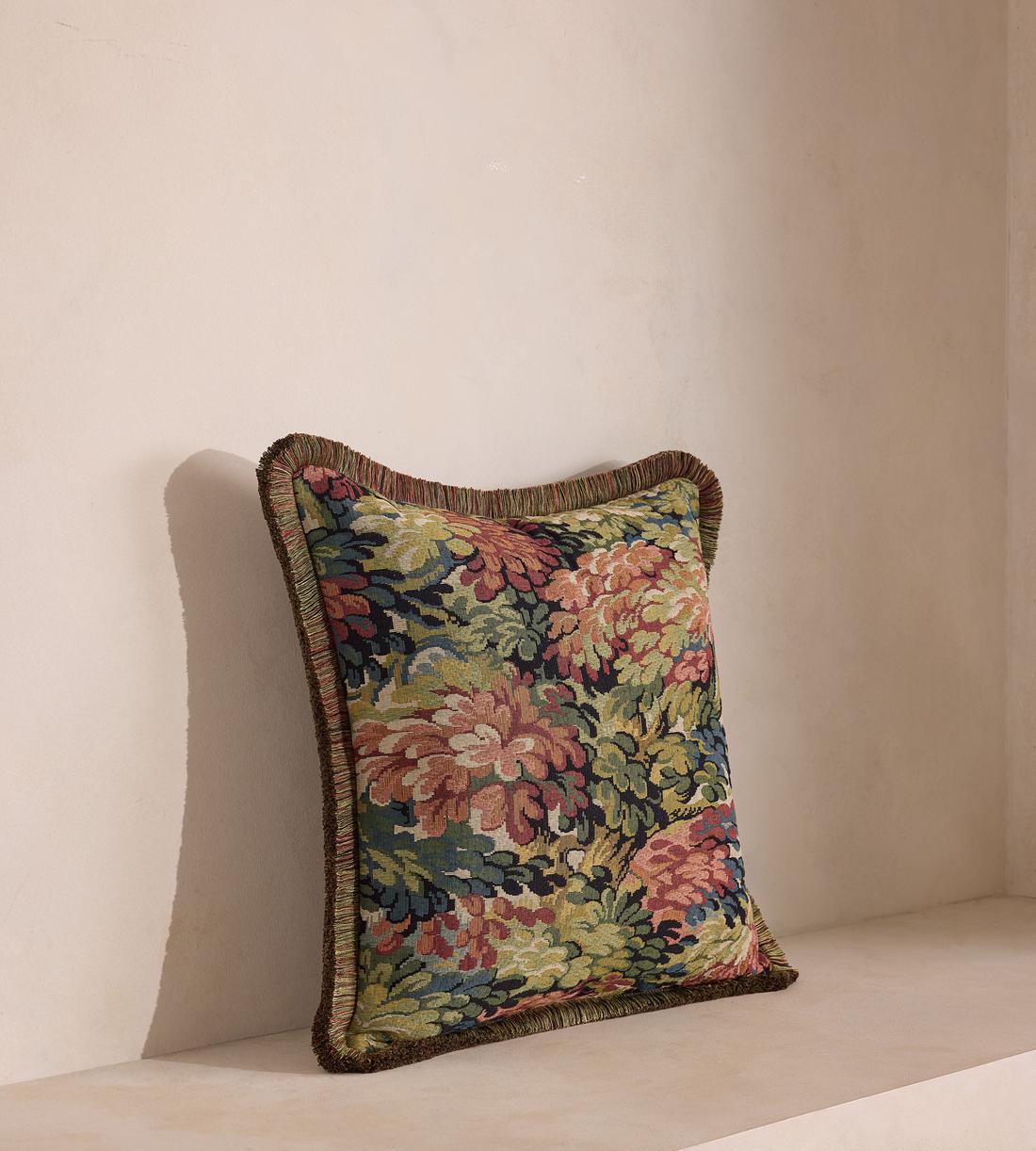 Greek Street Cushion - Images - Image 3