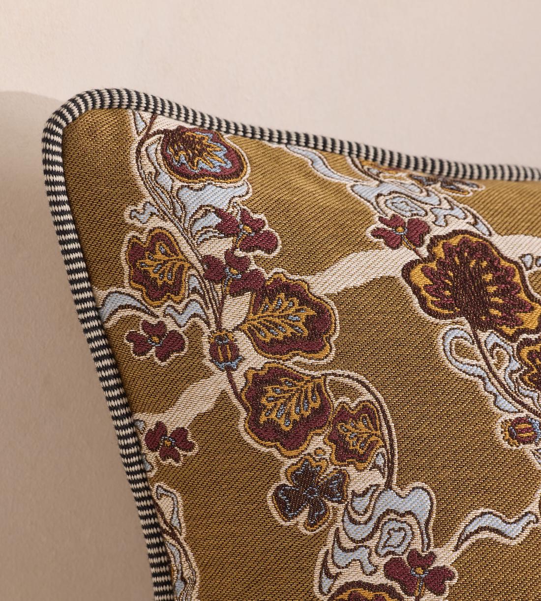 Echo Square Cushion - Images - Image 3