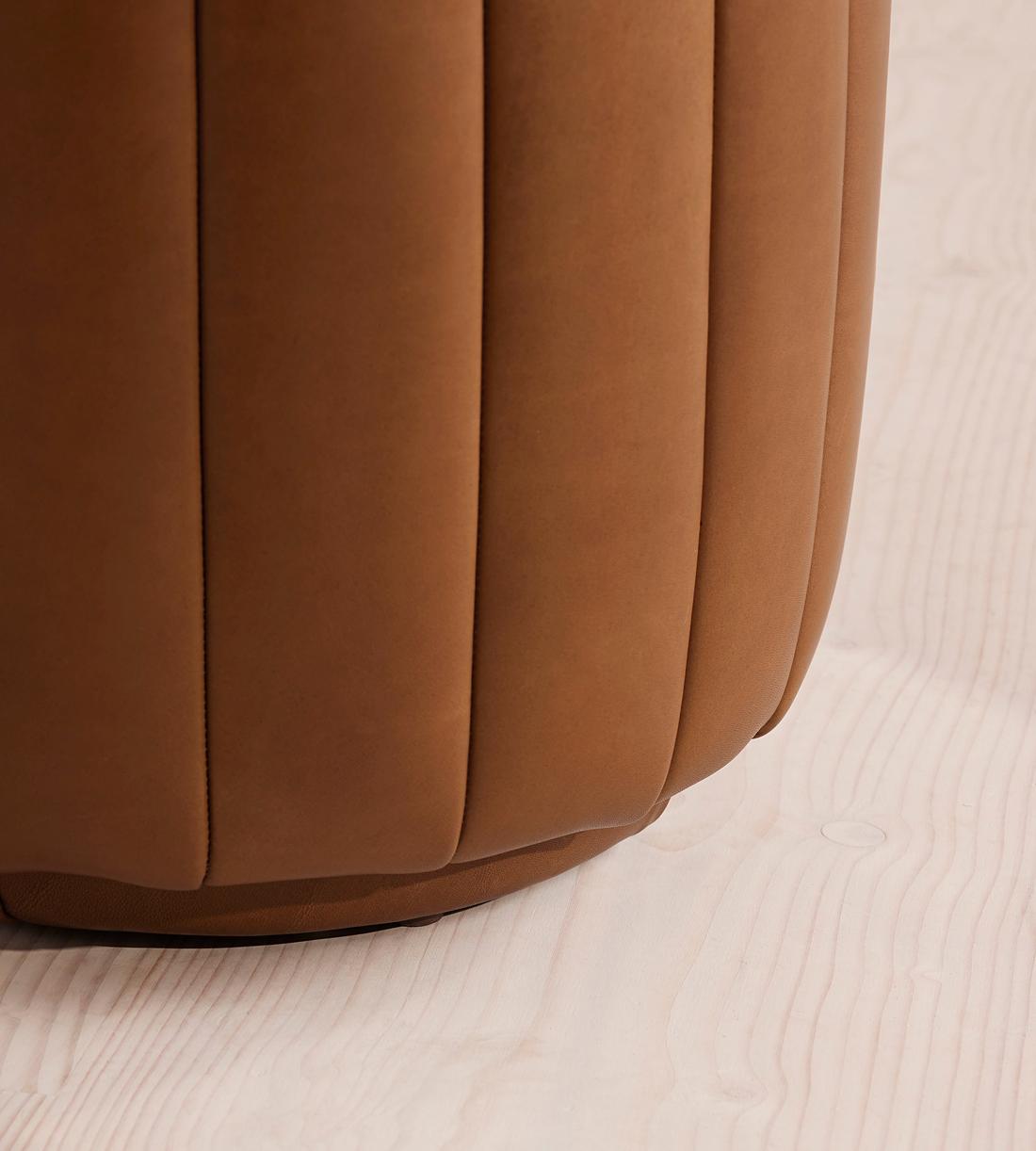 Romi Footstool - Moore & Giles Virtue Chestnut Leather - US - Images - Image 5
