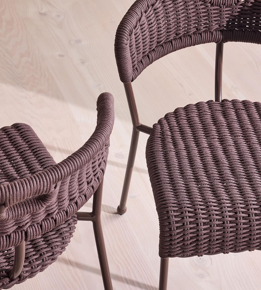 Pair of Lisson Outdoor Dining Chairs - Bordeaux - Images - Image 6