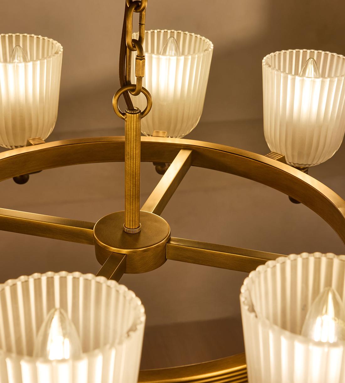 Colette Chandelier - US - Images - Image 5
