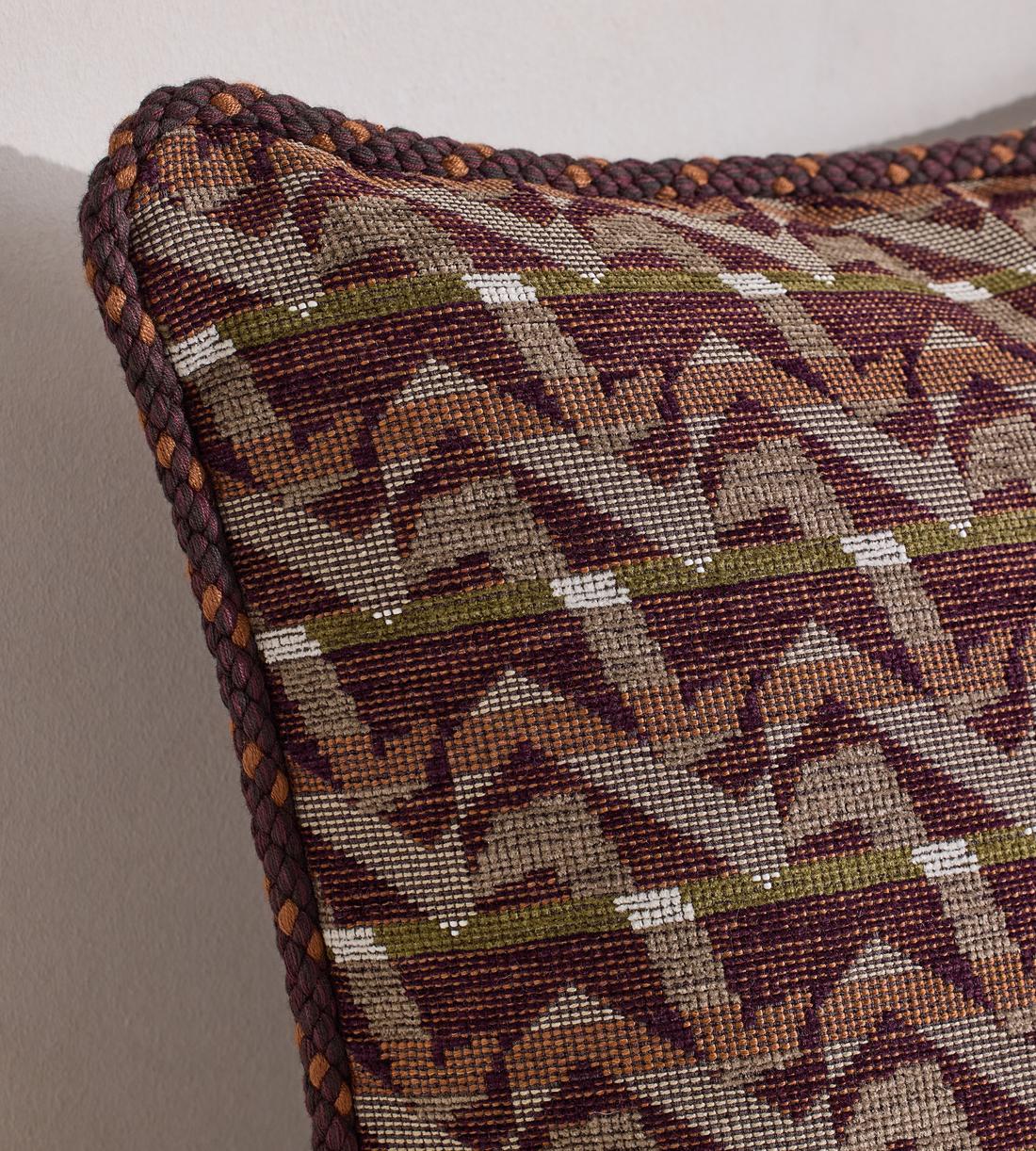 Fulton Square Cushion - Bordeaux - Images - Image 7