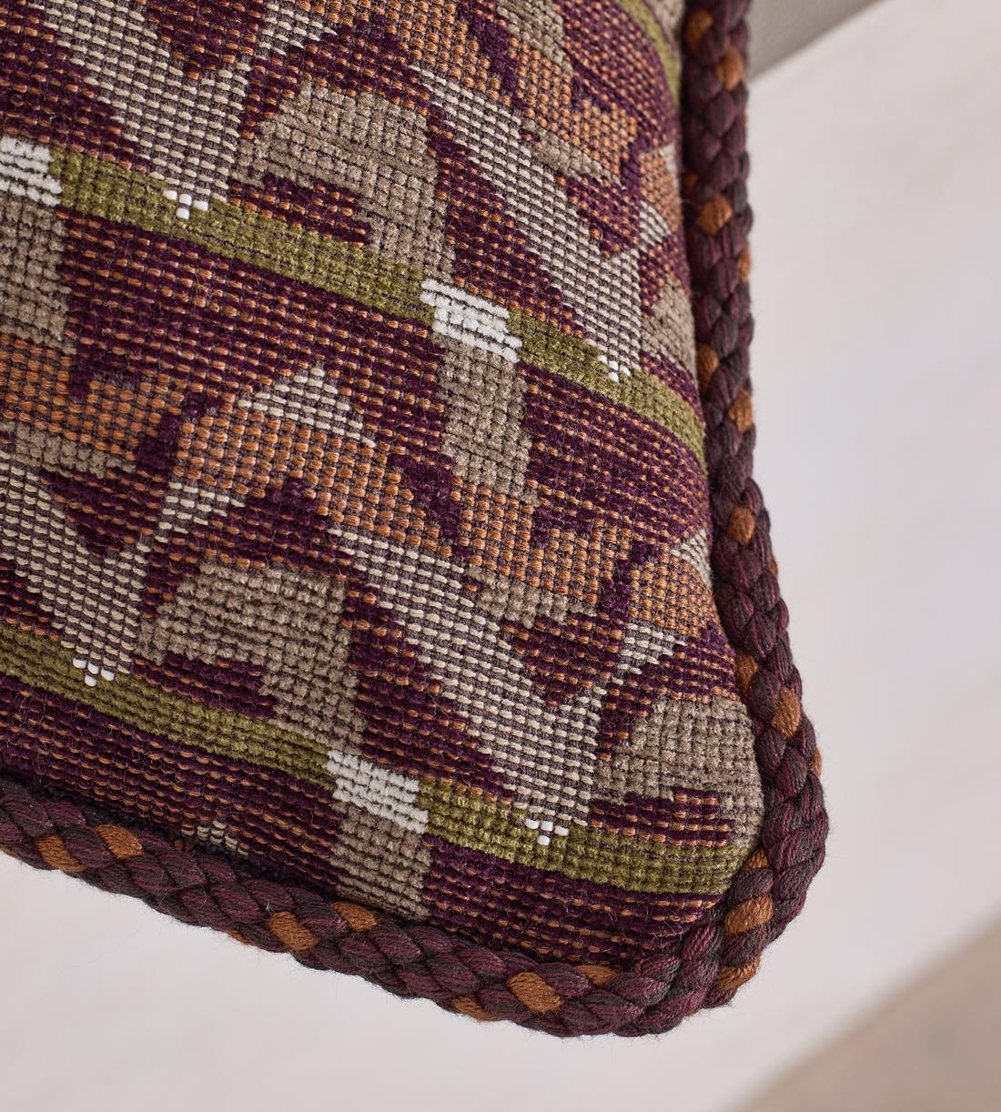 Fulton Square Cushion - Bordeaux - Images - Image 8