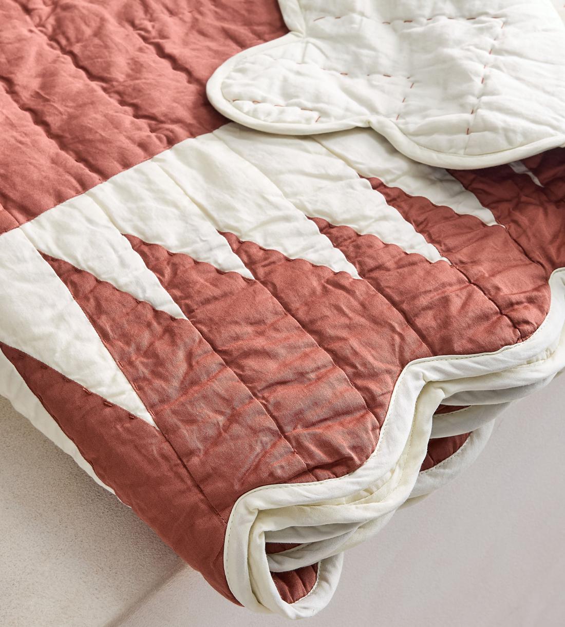 Annabelle Bedspread - 240 x 260cm - Images - Image 4