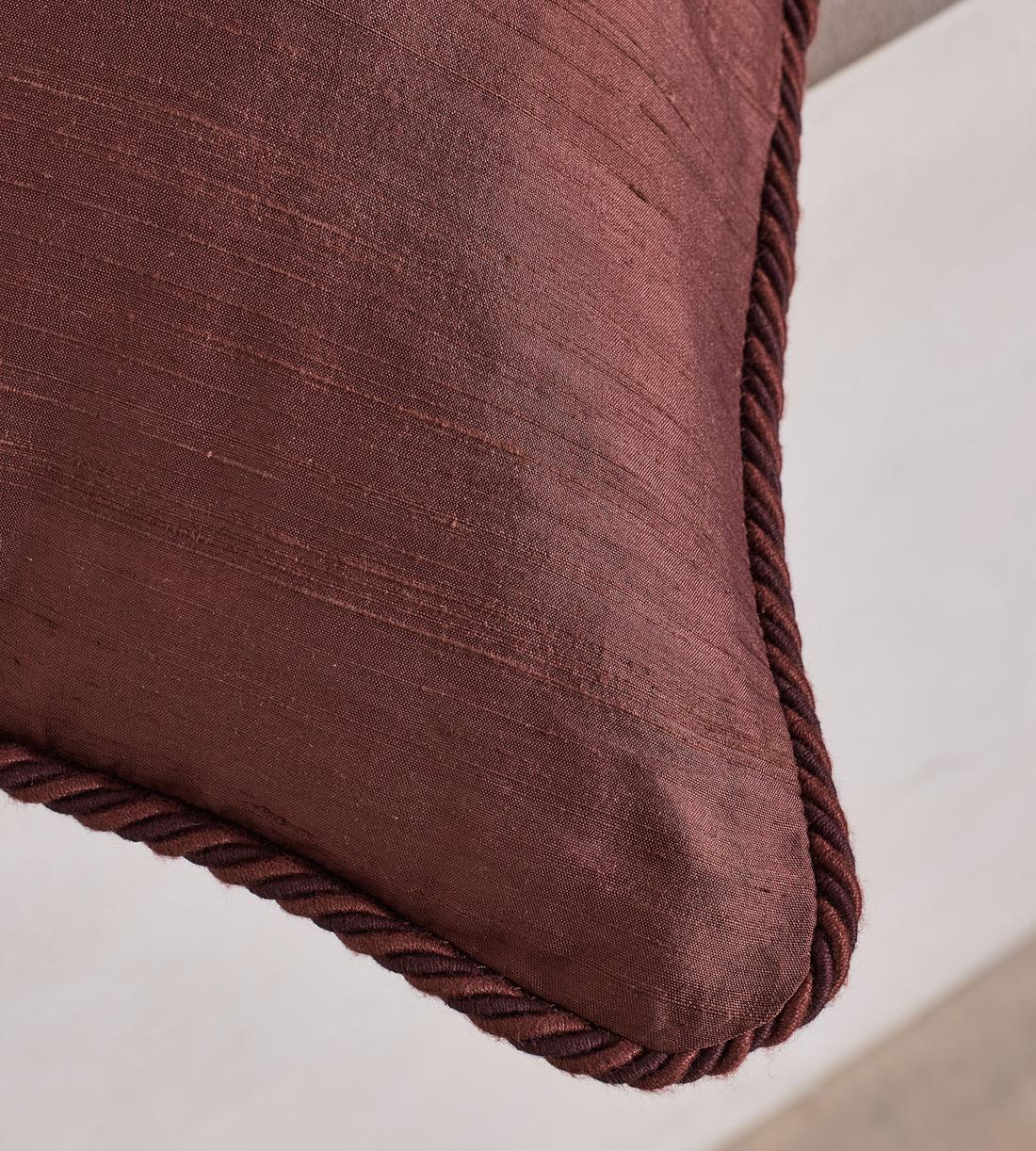 Florence Square Cushion - Bordeaux - Images - Image 6