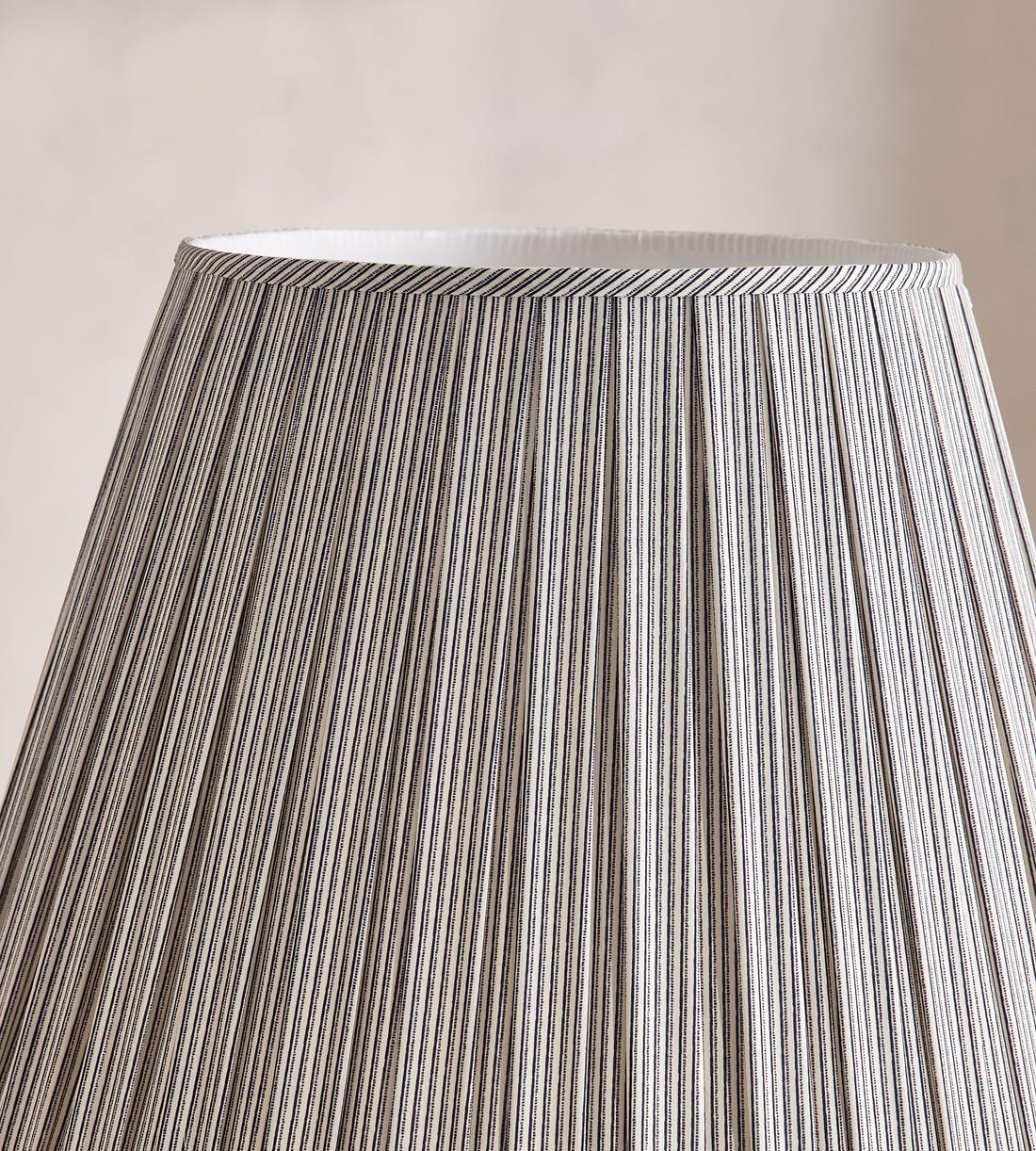 Antero Floor Lamp - Images - Image 3