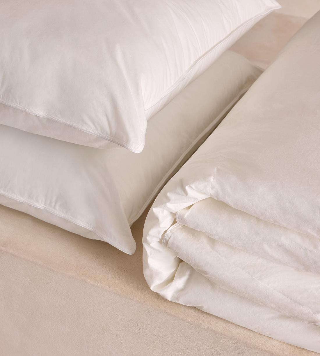 Microdown Bedding Set - Queen - US - Images - Image 3