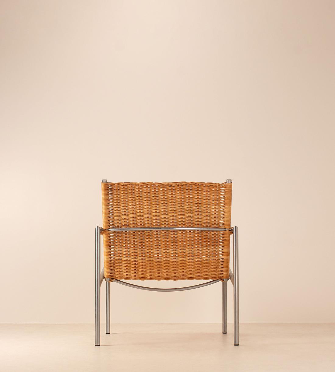 Vintage Armchair - Rattan and Chrome - Images - Image 4