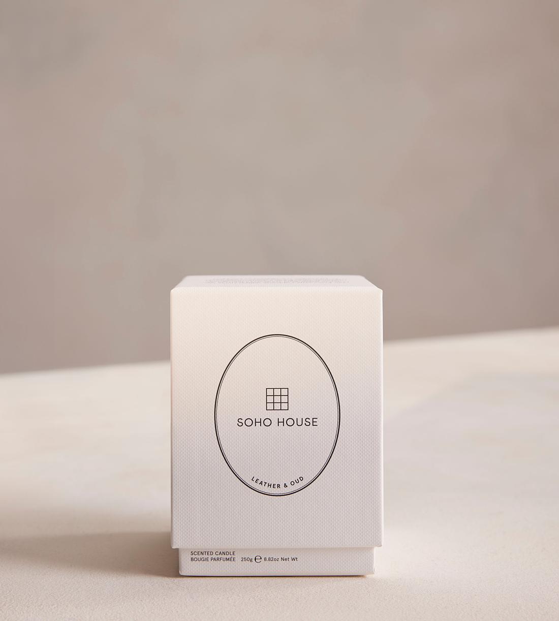 Leather & Oud Candle 250g - Images - Image 9