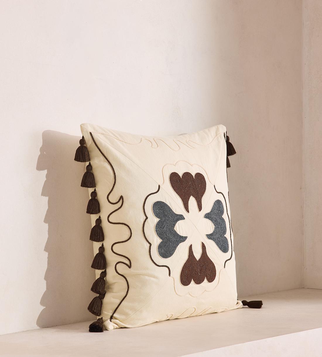 Billy Square Cushion - Images - Image 5