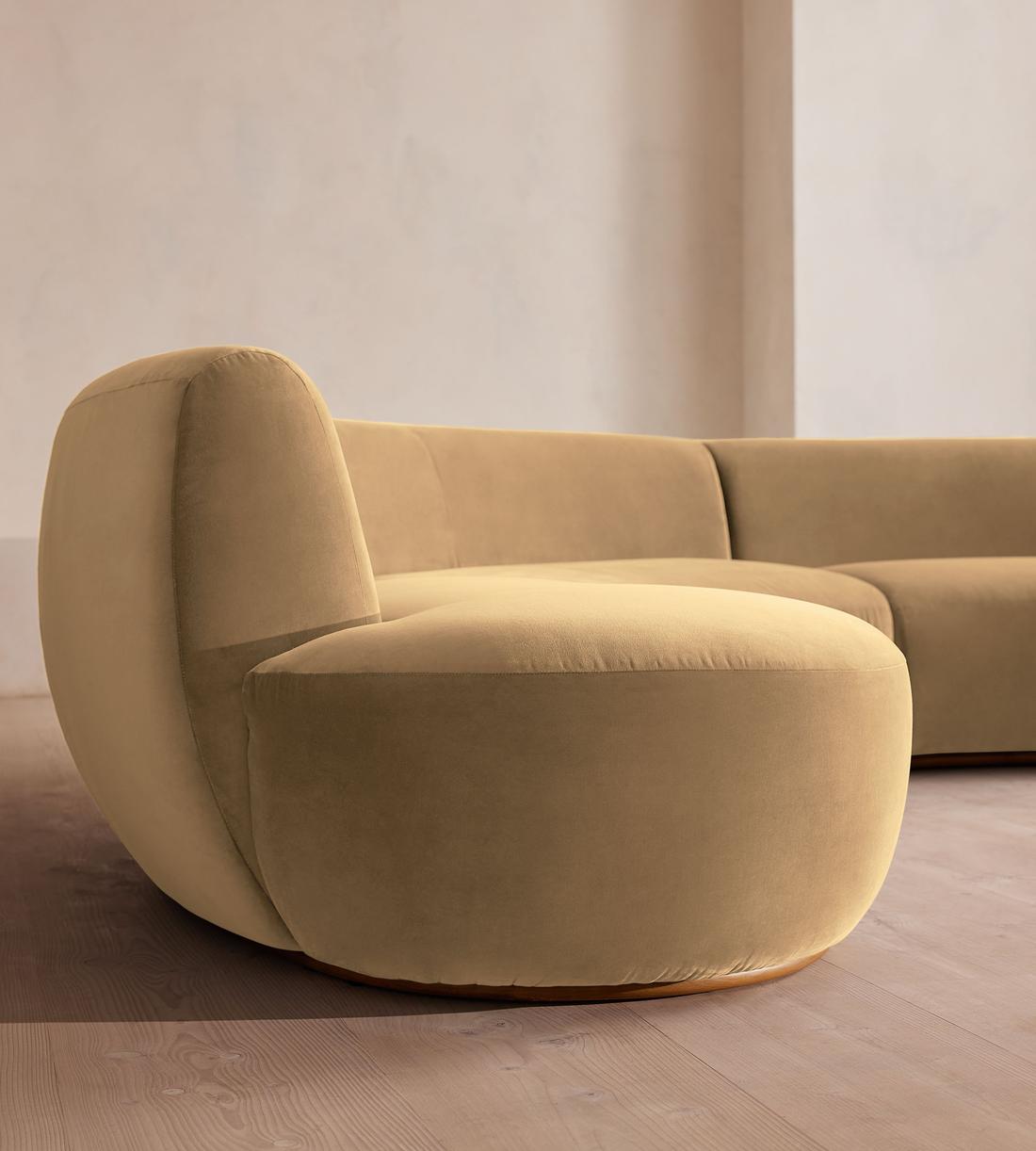 Aline Serpentine Sectional Sofa - Four Seater - Camel Velvet - US - Images - Image 5