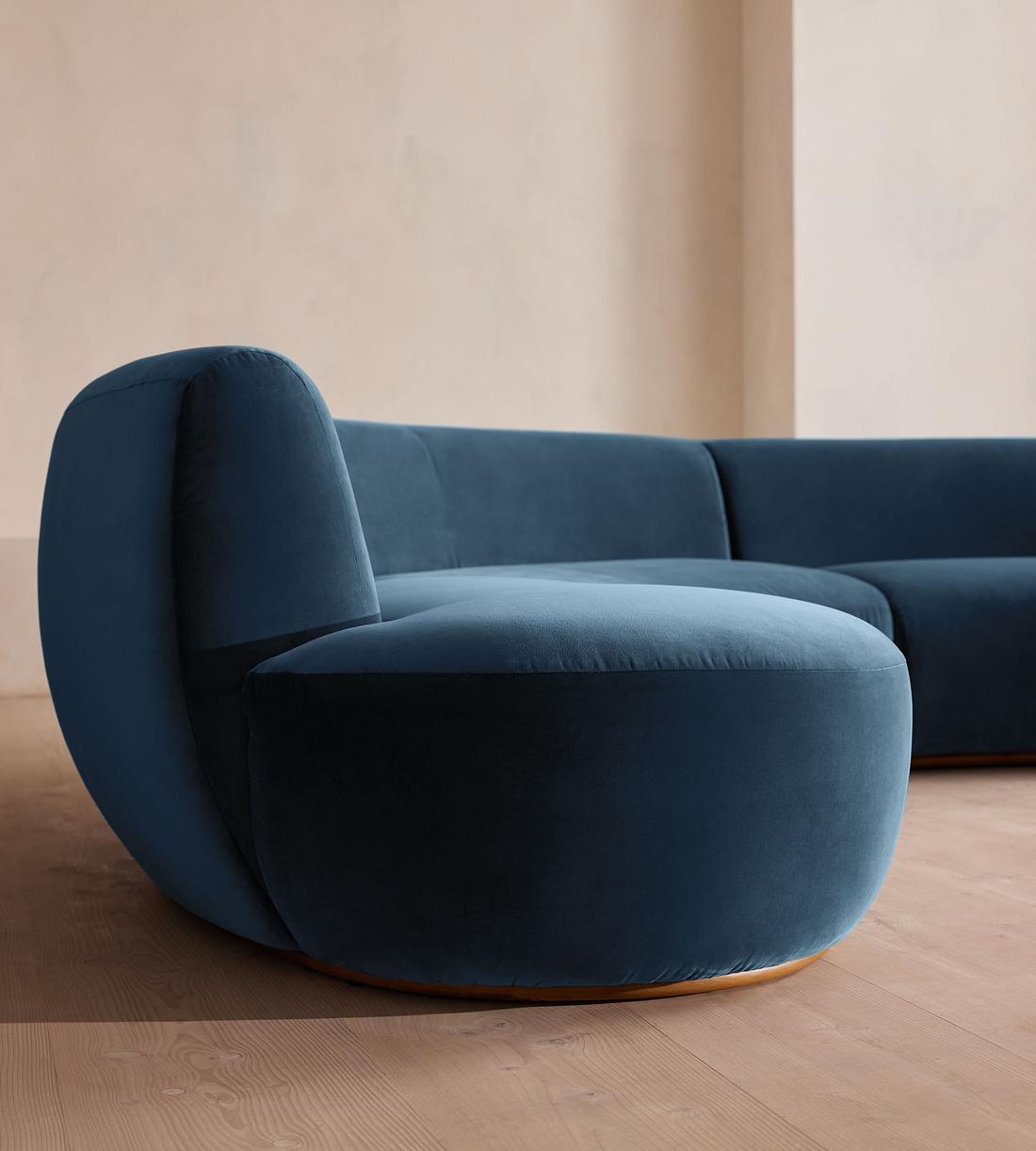 Aline Serpentine Sectional Sofa - Four Seater - Royal Blue Velvet - US - Images - Image 5