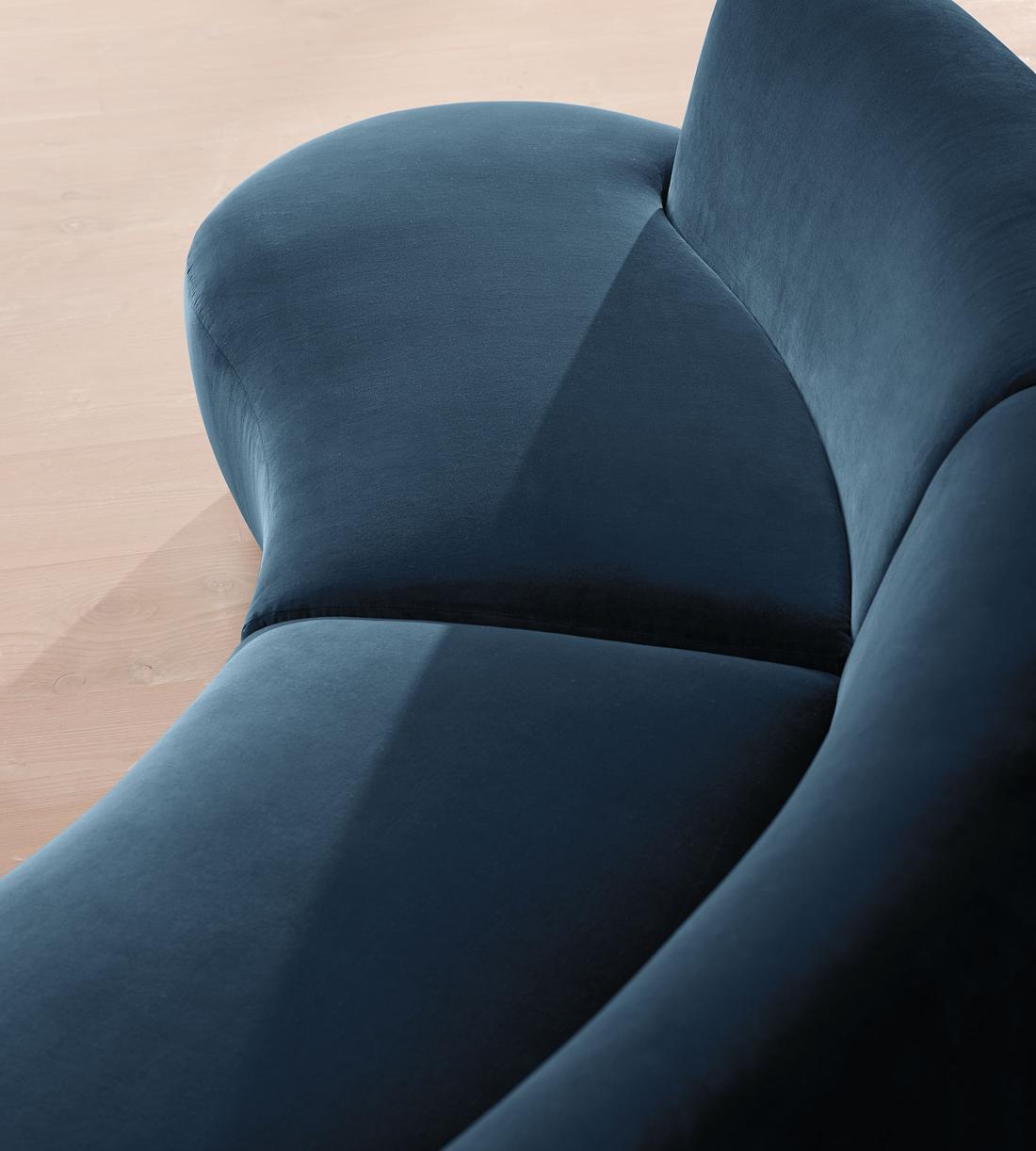 Aline Serpentine Sectional Sofa - Four Seater - Royal Blue Velvet - US - Images - Image 5