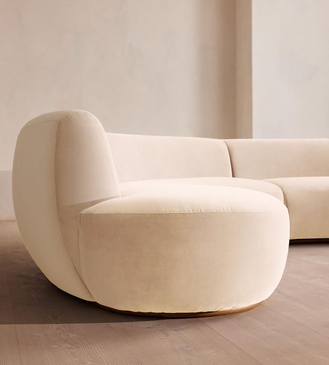 Aline Serpentine Sectional Sofa - Four Seater - Porcelain Velvet - US - Images - Image 5