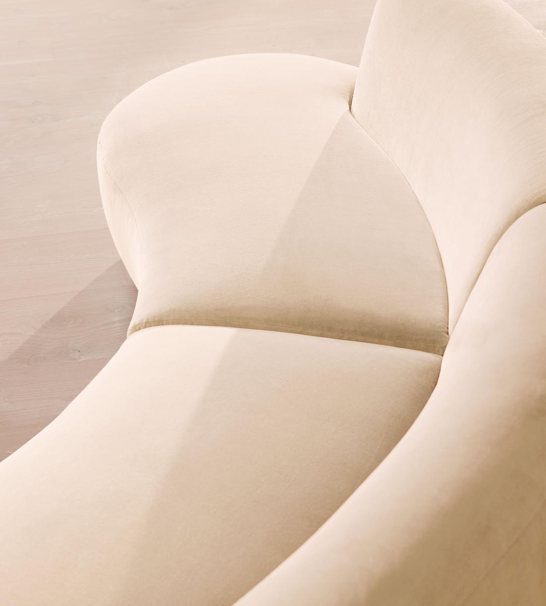 Aline Serpentine Sectional Sofa - Four Seater - Porcelain Velvet - US - Images - Image 6