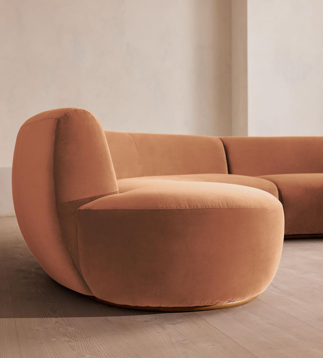 Aline Serpentine Sectional Sofa - Four Seater - Antique Rose Velvet - US - Images - Image 5
