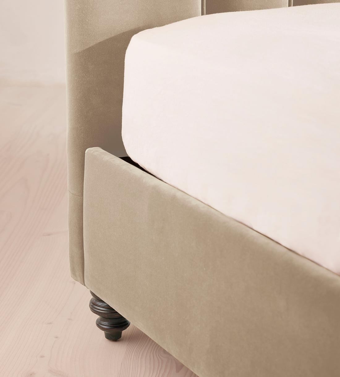 Manette Bed - King - Velvet - Oyster - UK - Images - Image 4