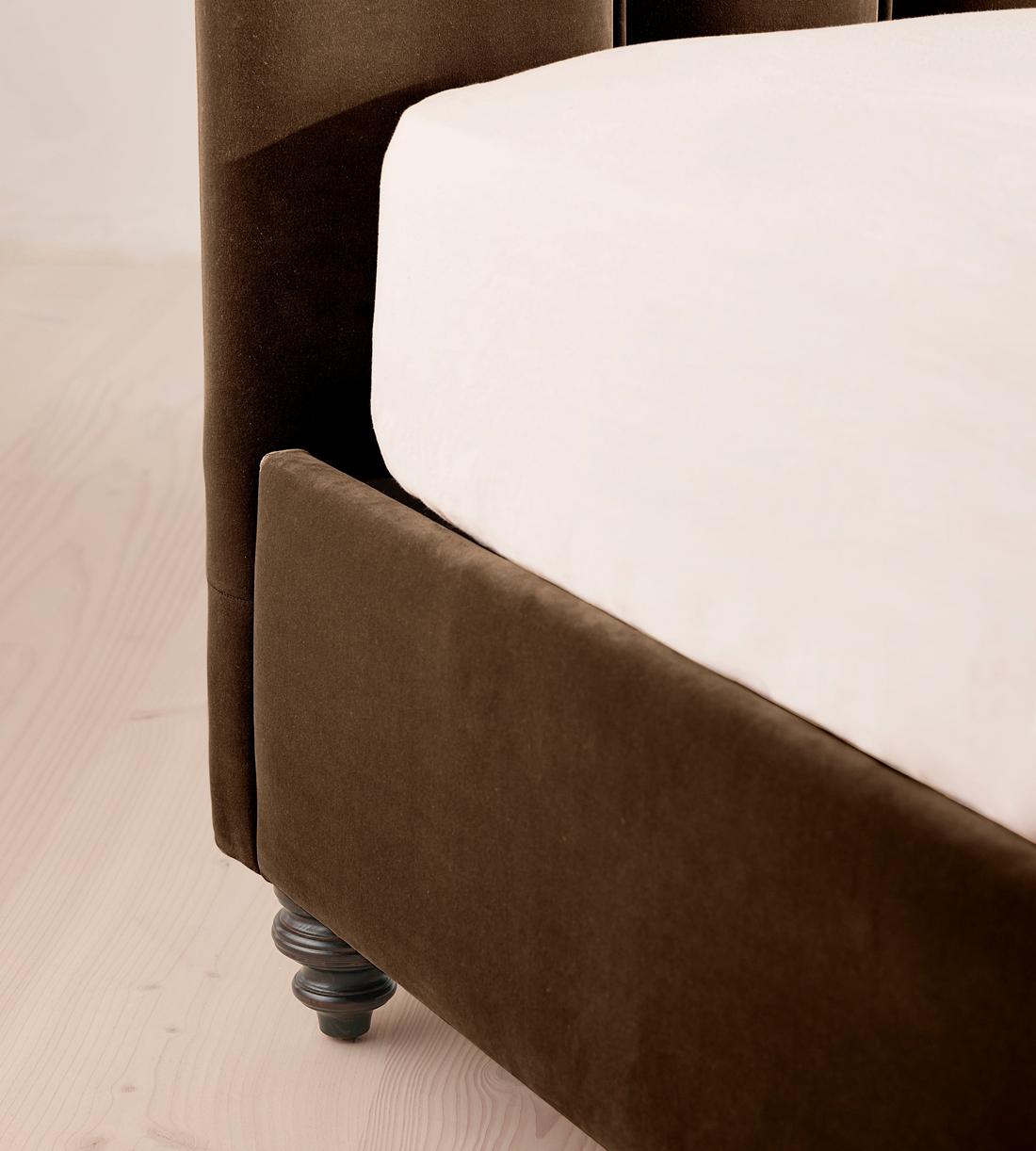 Manette Bed - King - Velvet - Chocolate - Images - Image 4
