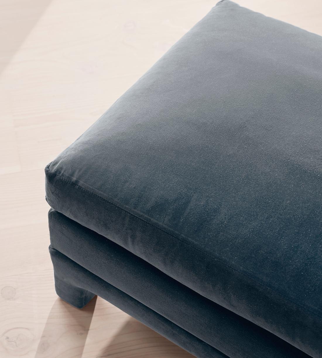 Ashford Ottoman - Velvet - Grey Blue - Images - Image 4