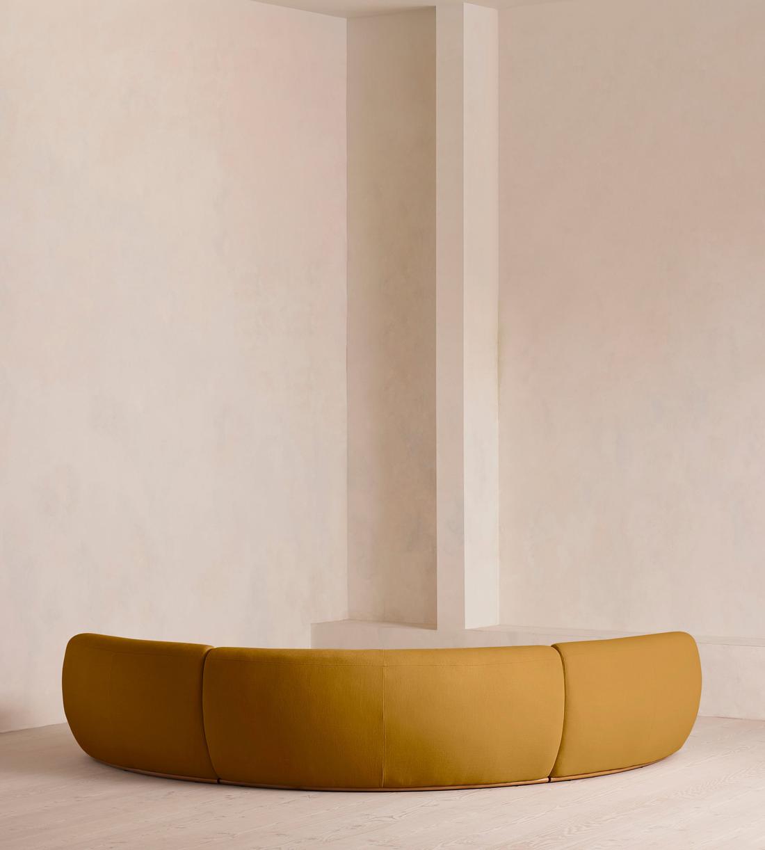 Aline Serpentine Modular Sofa - Four Seater - Linen - Turmeric - US - Images - Image 4