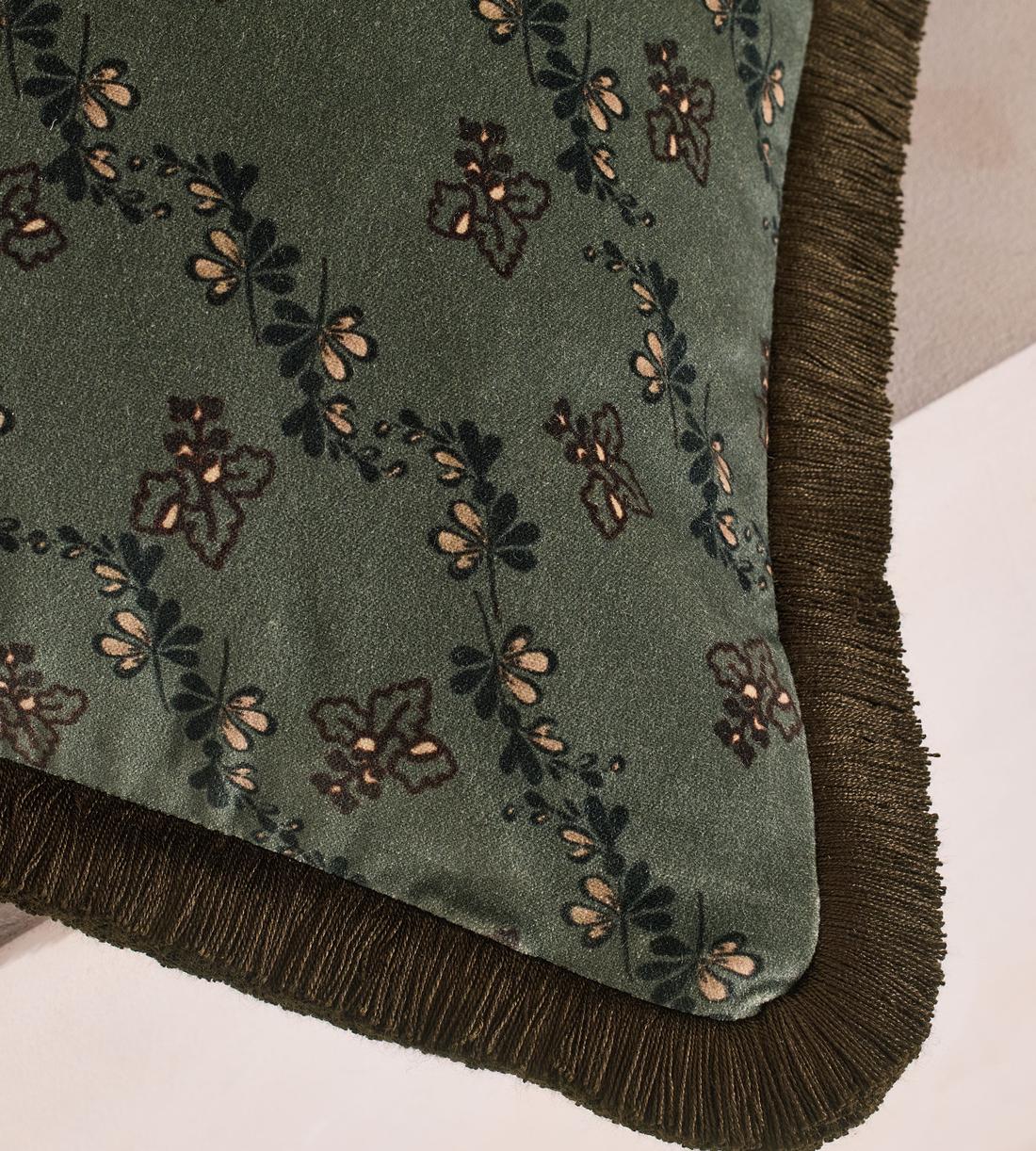 Mira Square Cushion - Images - Image 4
