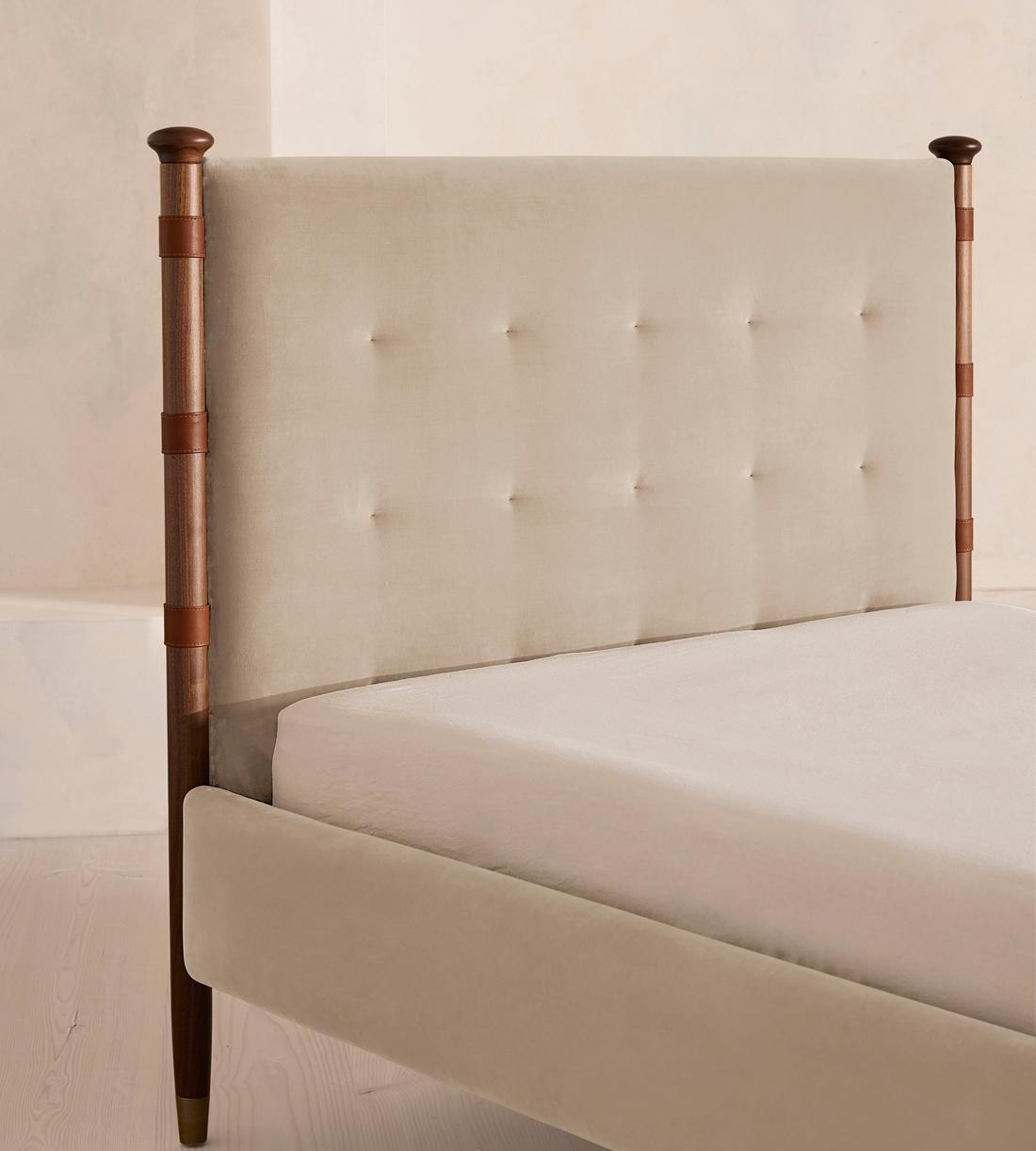 Paolo Bed - Full - Velvet - Oyster - US - Images - Image 3