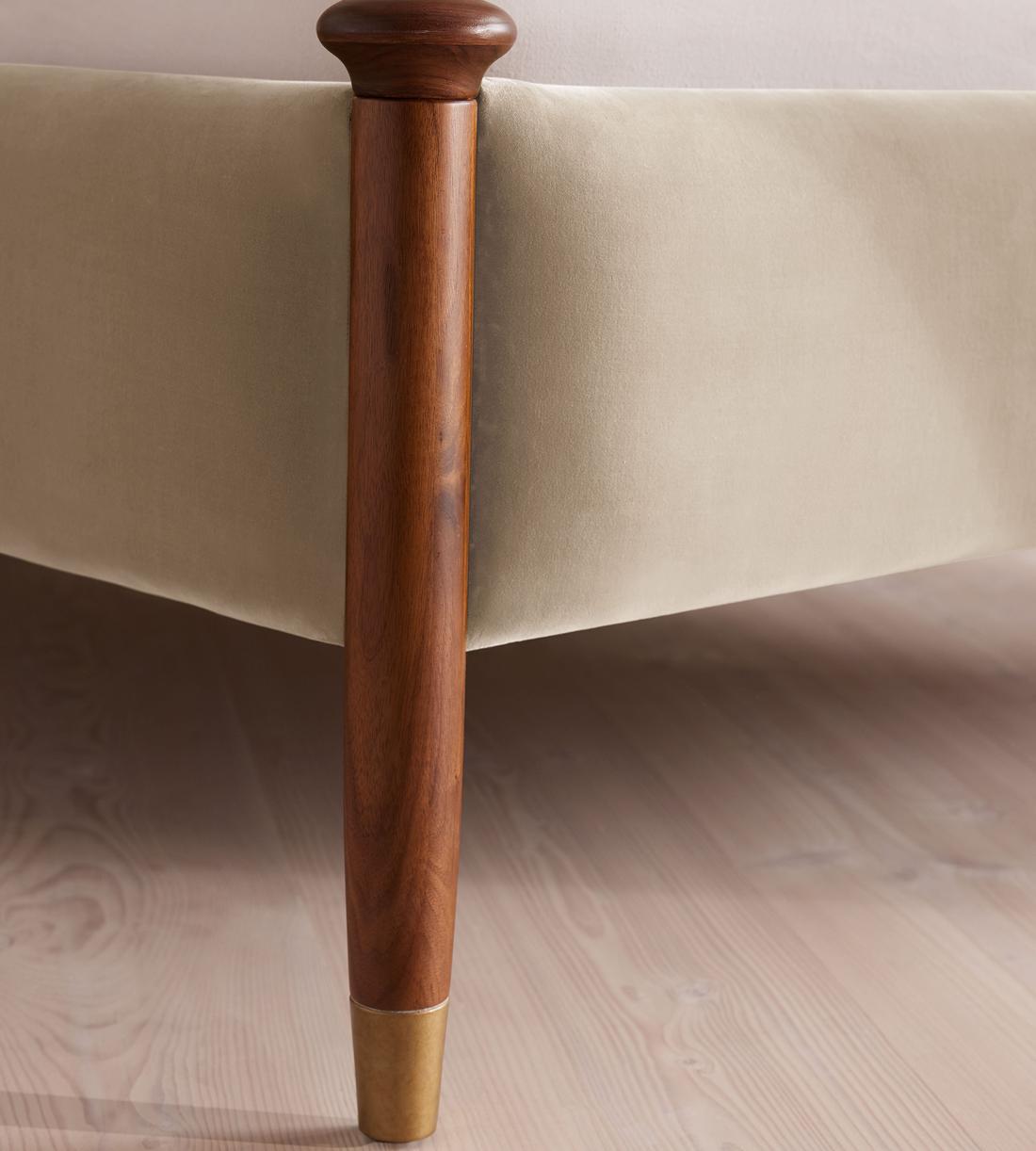 Paolo Bed - Full - Velvet - Oyster - US - Images - Image 5