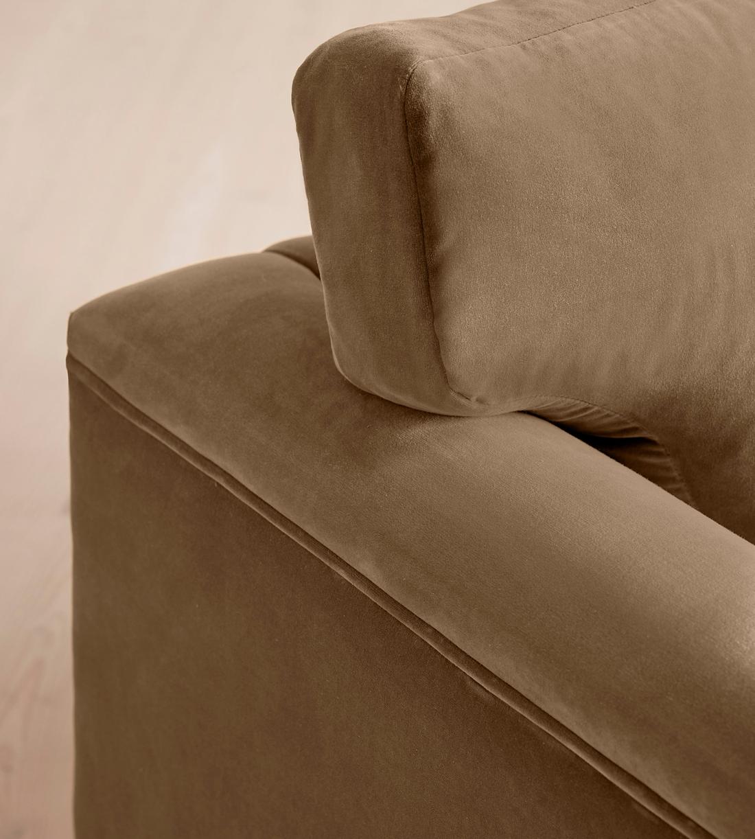 Reya Loveseat - Velvet - Truffle - US - Images - Image 6