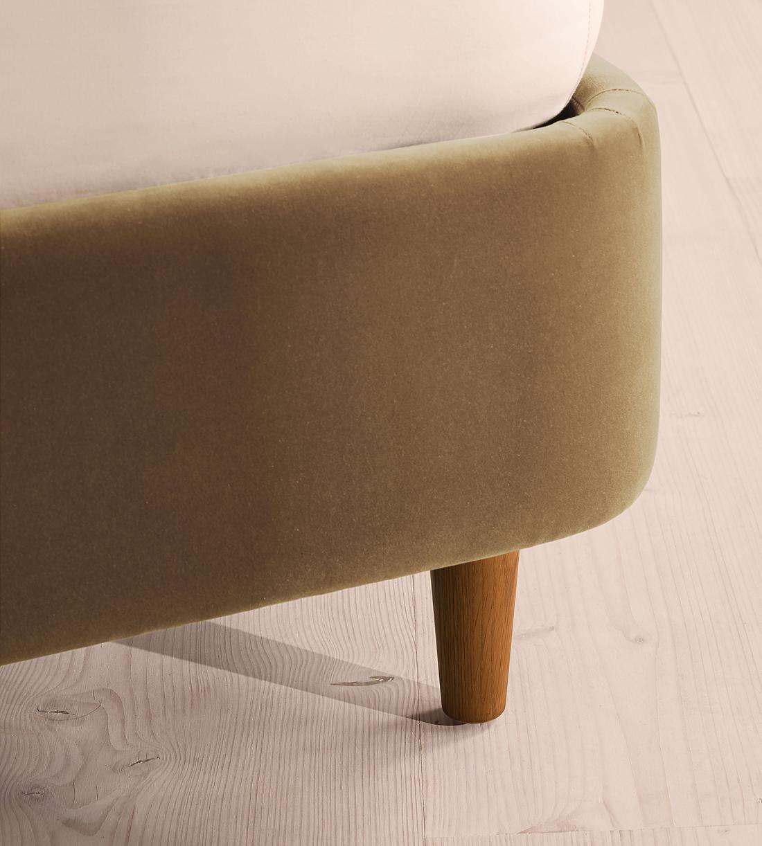 Aubrey Bed - Queen - Velvet - Truffle - US - Images - Image 5