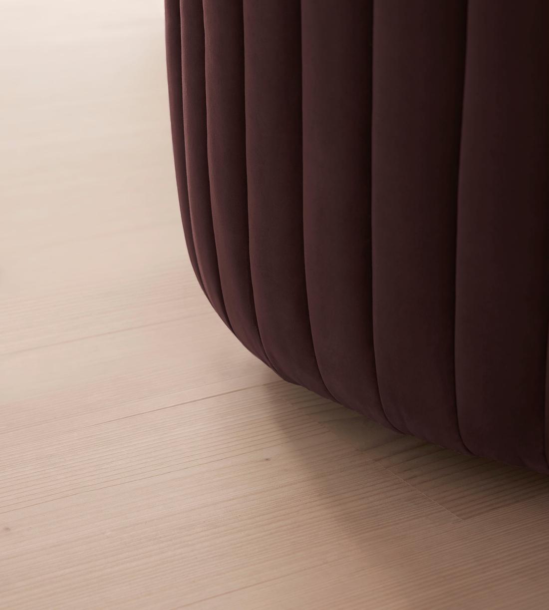 Vivienne Armchair - Velvet - Aubergine - UK - Images - Image 5