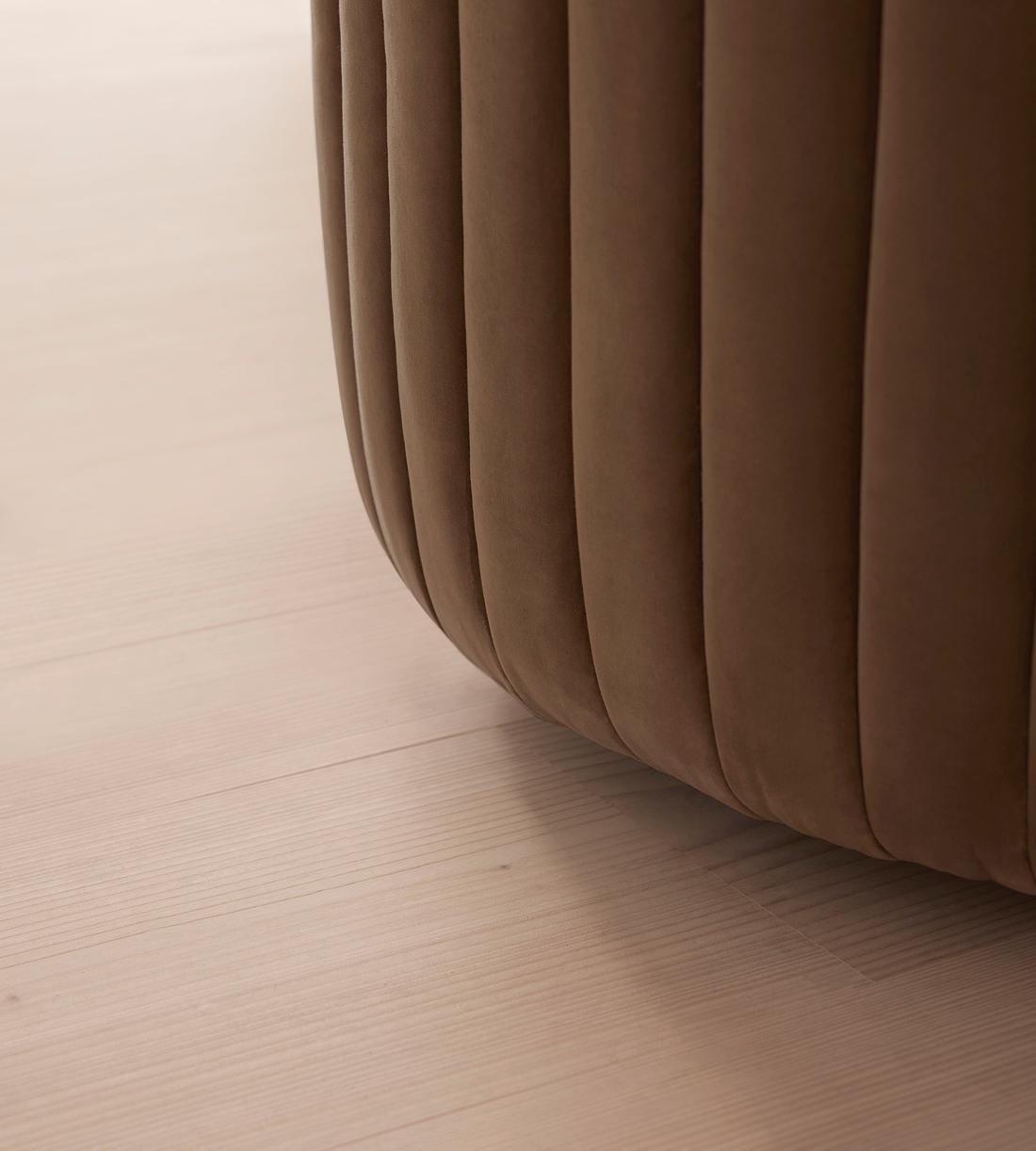 Vivienne Armchair - Velvet - Truffle - UK - Images - Image 5