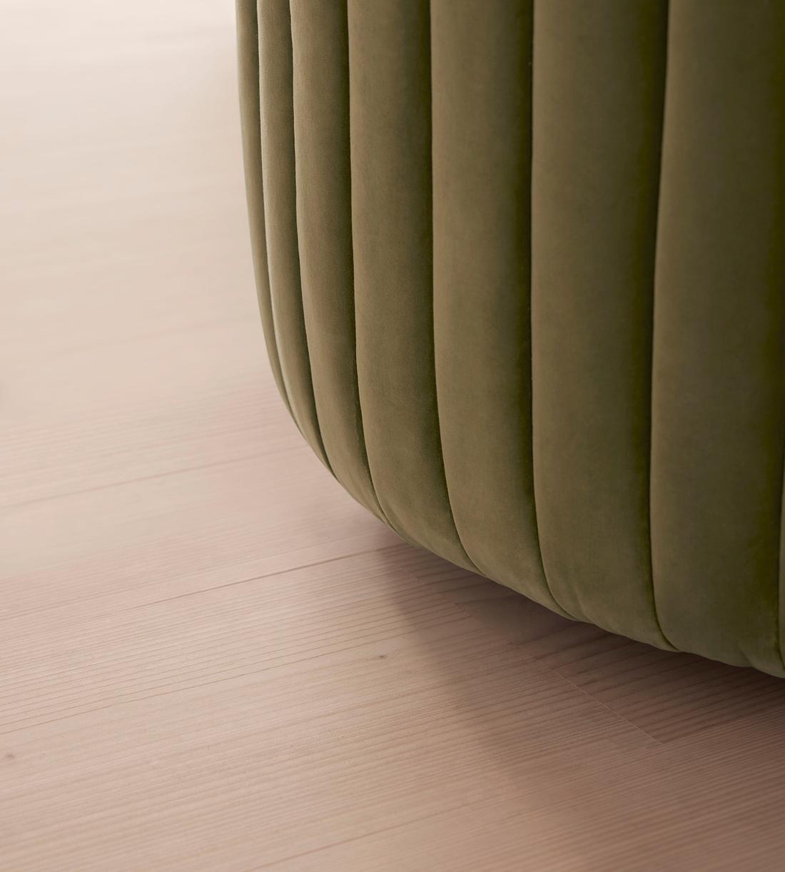 Vivienne Armchair - Velvet - Lichen - US - Images - Image 6