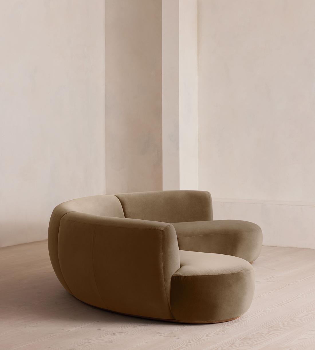 Aline Serpentine Sectional Sofa - Four Seater - Velvet - Truffle - US - Images - Image 3