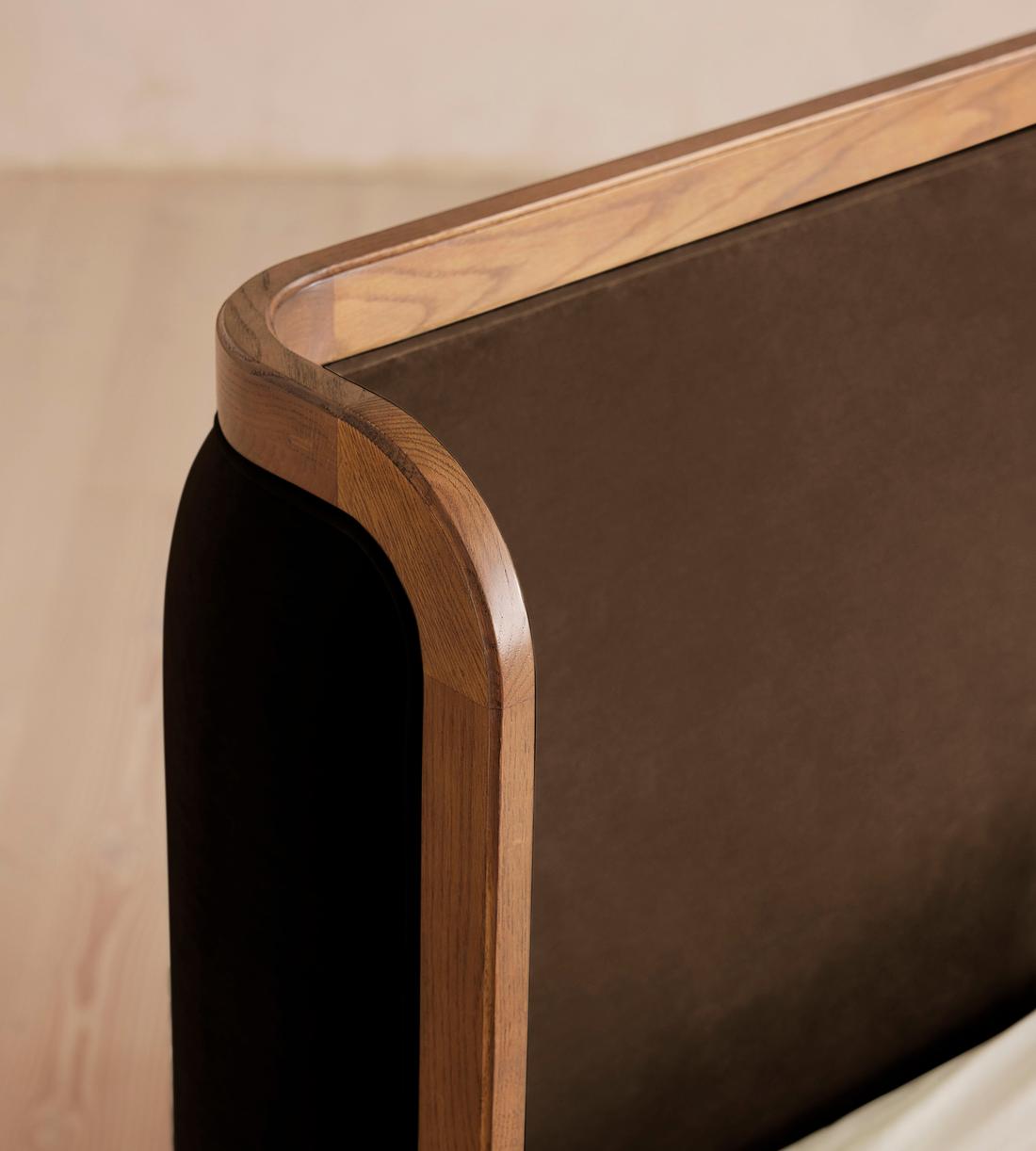 Belsa Bed - Light Oak - Queen - Velvet - Chocolate - US - Images - Image 3