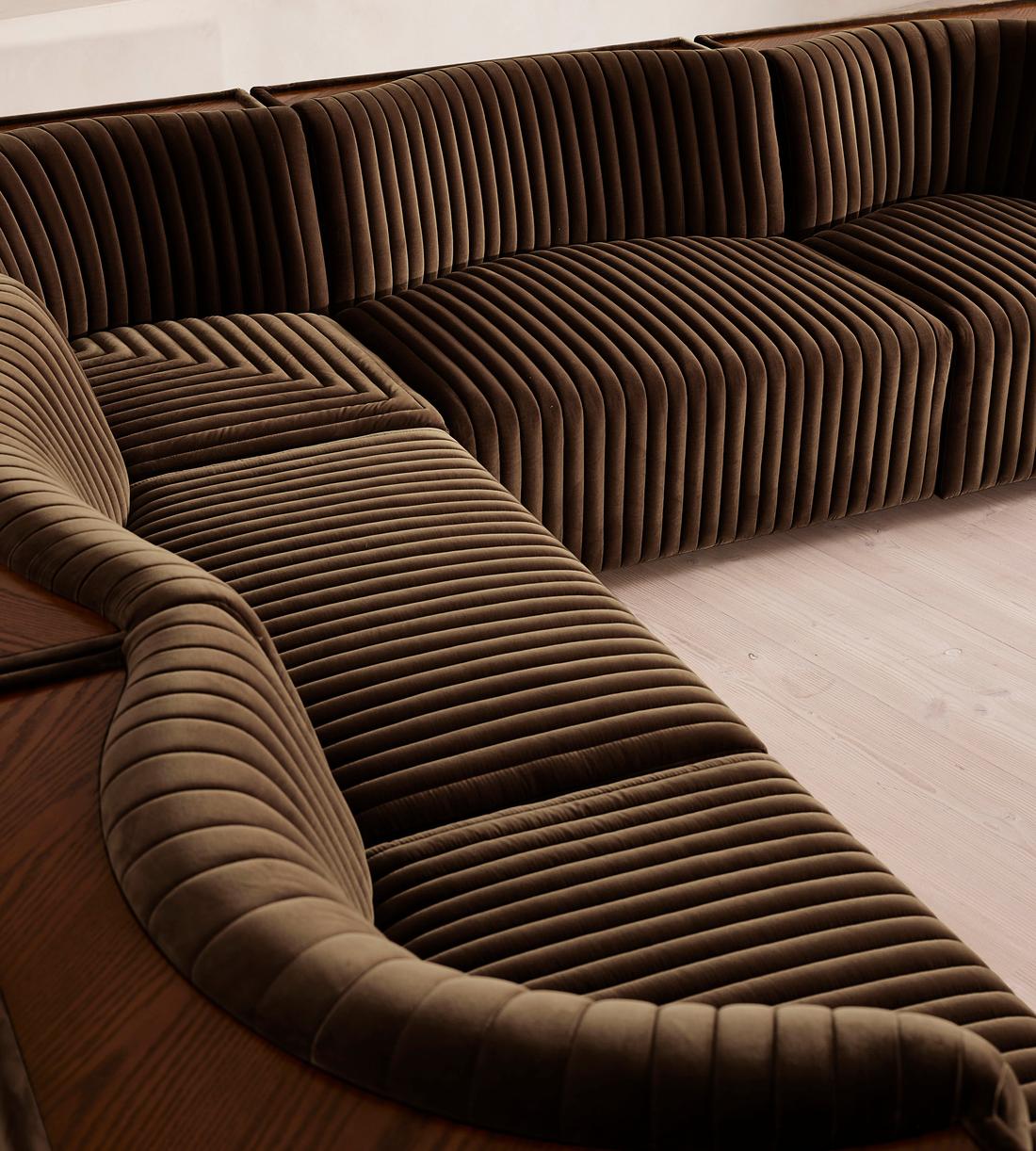 Hamish Sectional Corner Sofa - Velvet - Chocolate - US - Images - Image 5