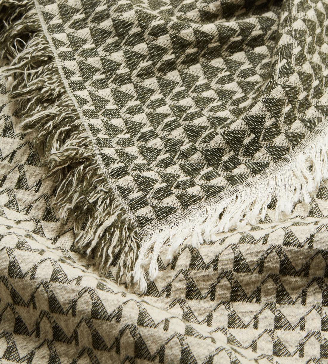 Phoebe Throw - Sage - 140 x 200cm - Images - Image 3