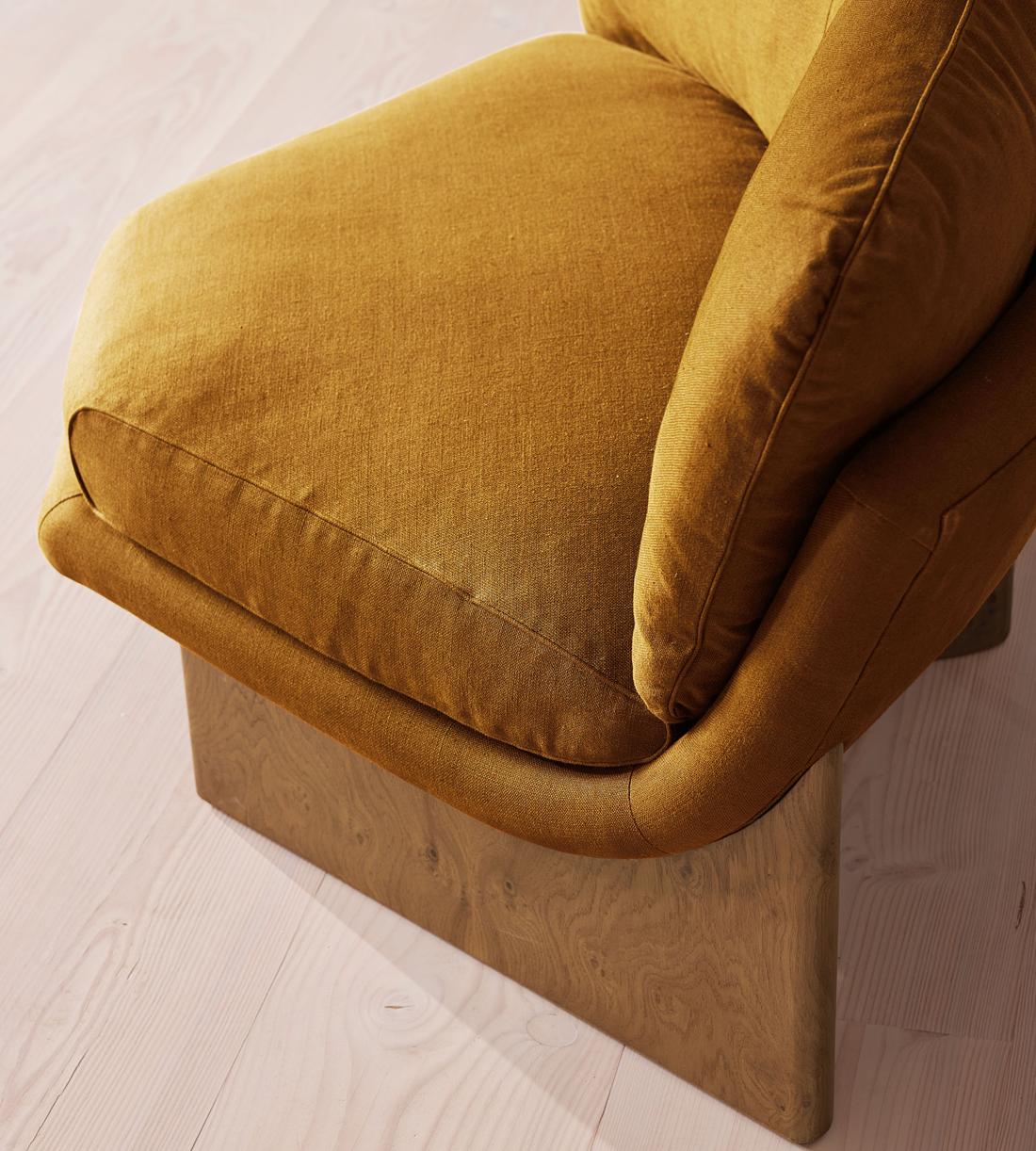 Tellis Corner Chair - Linen - Turmeric - US - Images - Image 5