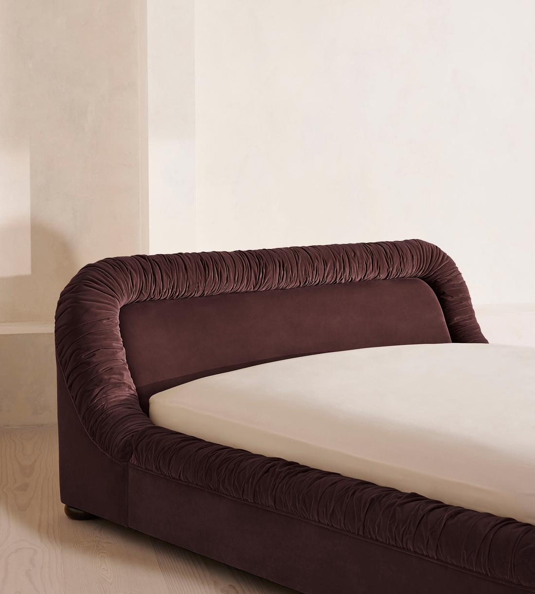 Vara Bed - Queen - Velvet - Aubergine - US - Images - Image 3