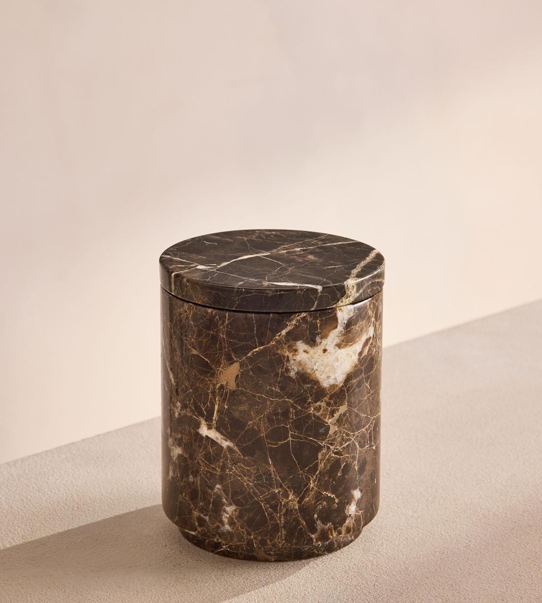 Leather & Oud Candle - Dark Emperador Marble - 250g - Member Exclusive - Listing - Image 4